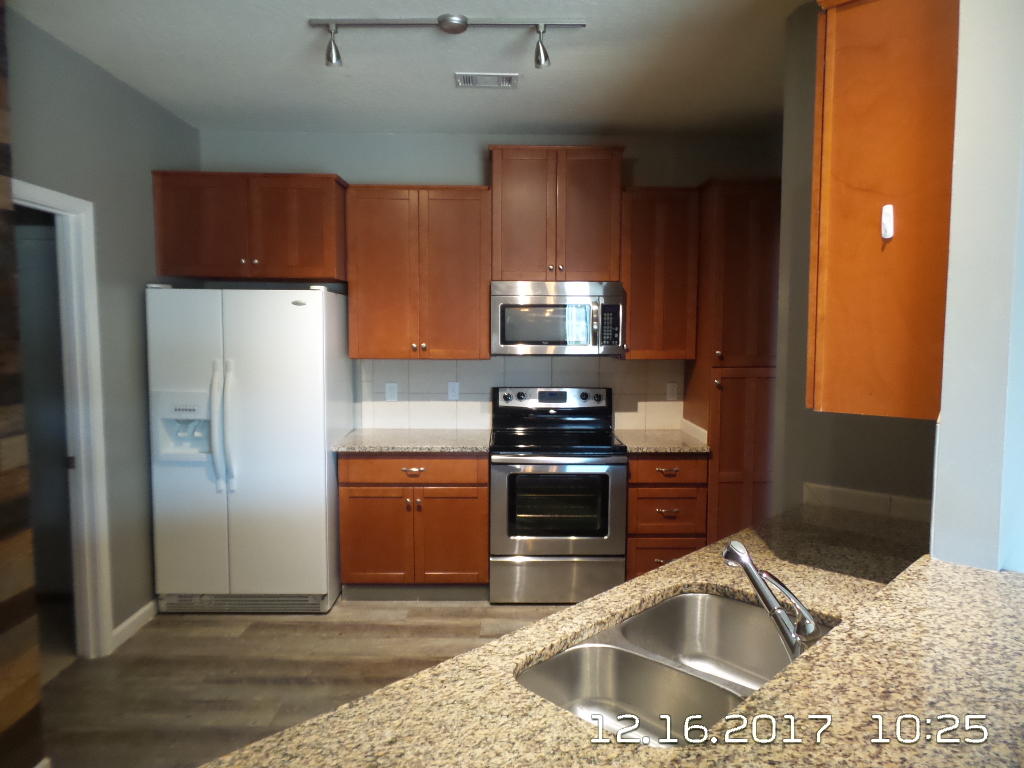 LEE FARMS PH III - Residential Lease