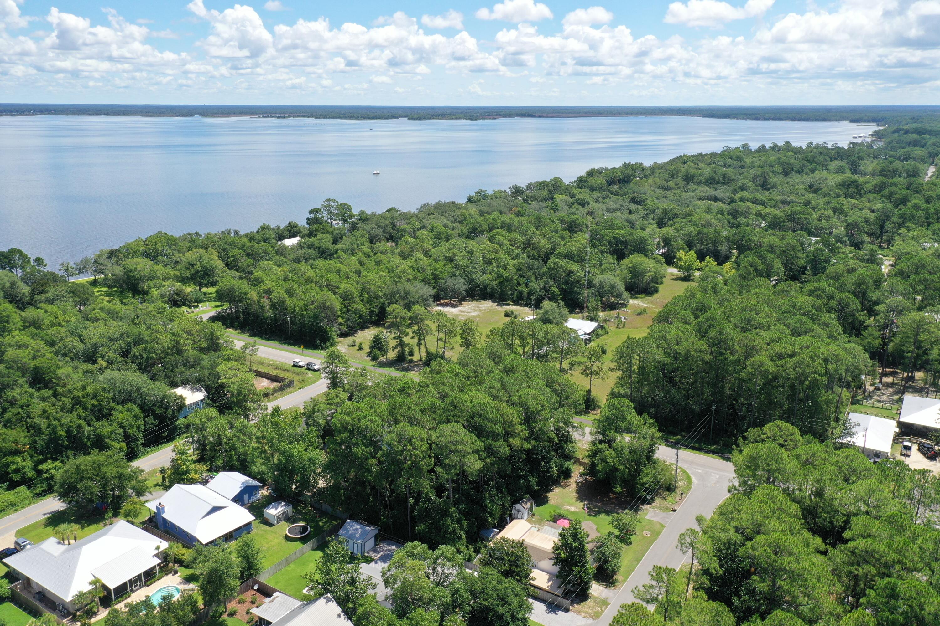 DAUGHETTES AMENDED - Land