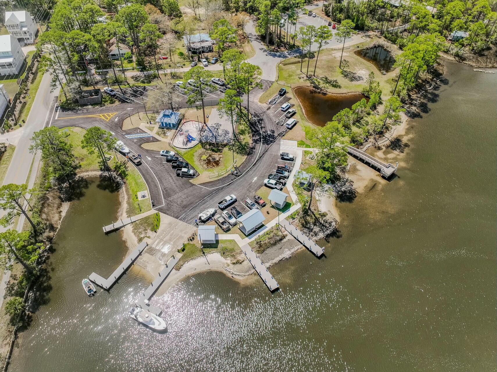 CESSNA VILLAGE - Residential