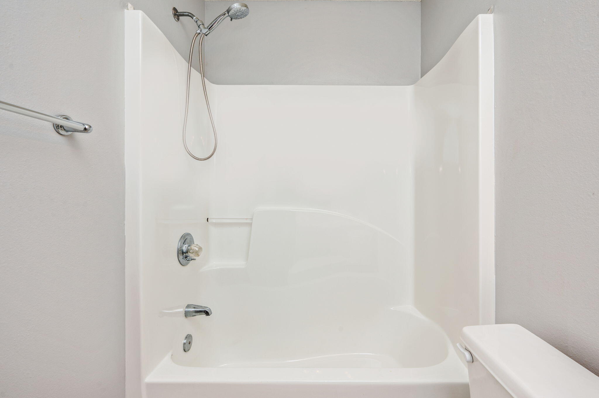 HOLLEY BY THE SEA - Residential Lease