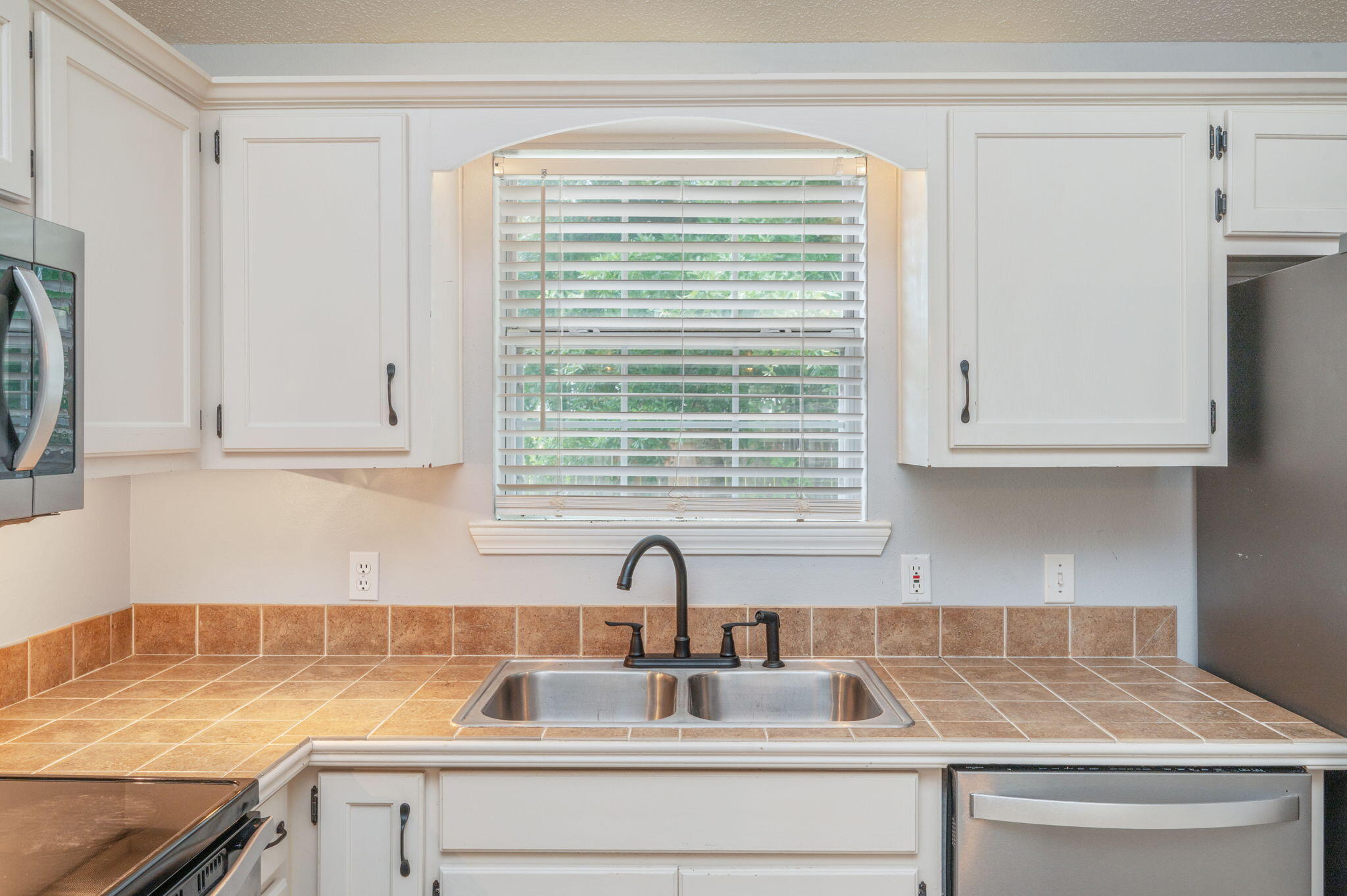 HOLLEY BY THE SEA - Residential Lease