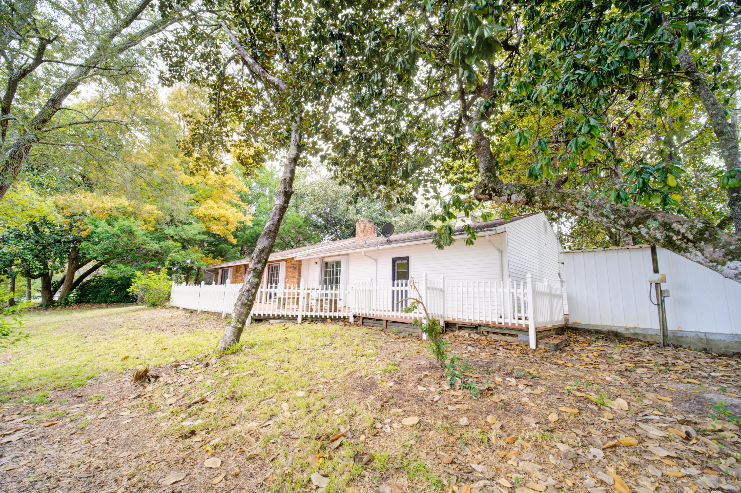 LAKE SHARON ESTATES - Residential