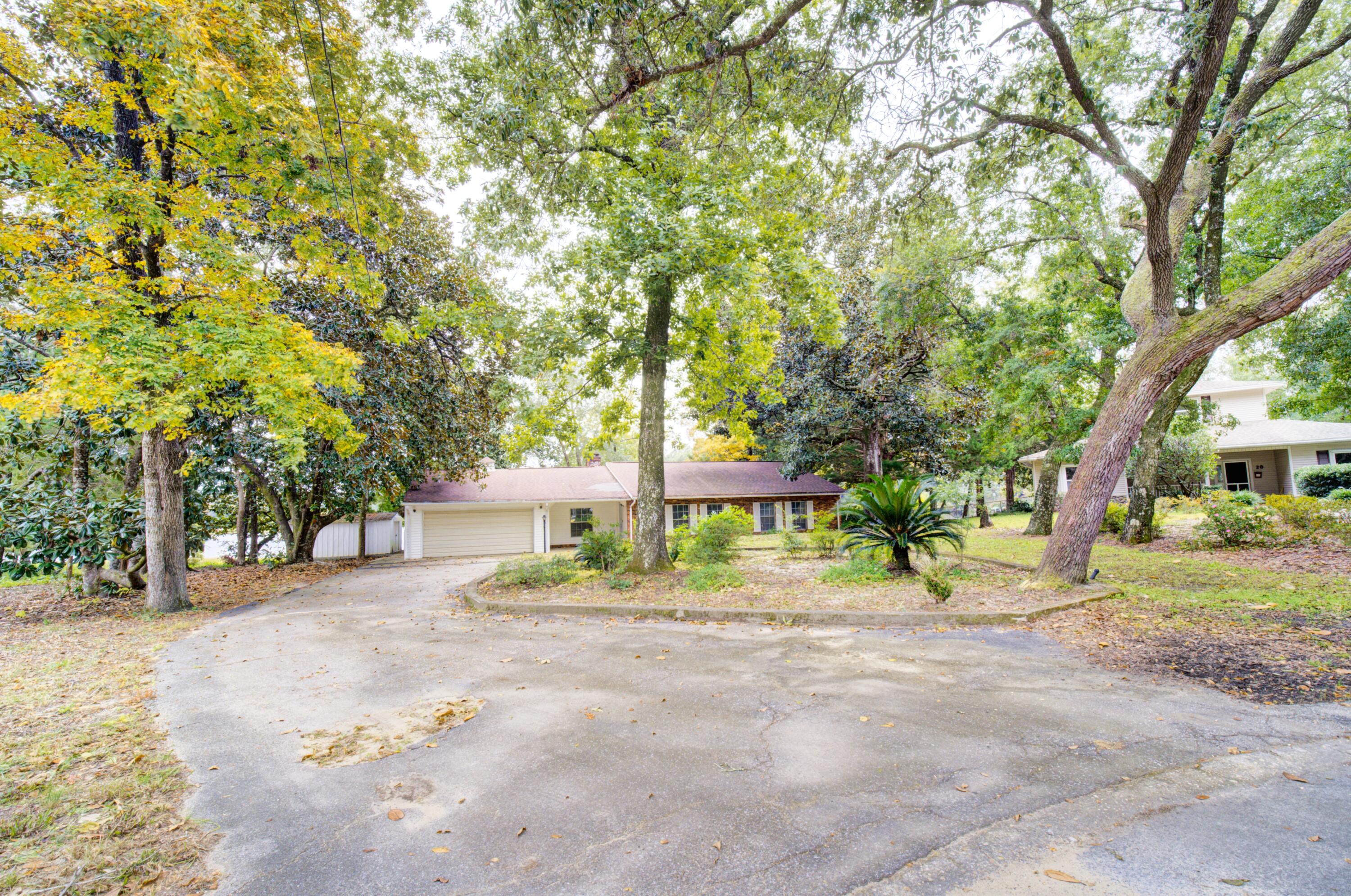 LAKE SHARON ESTATES - Residential