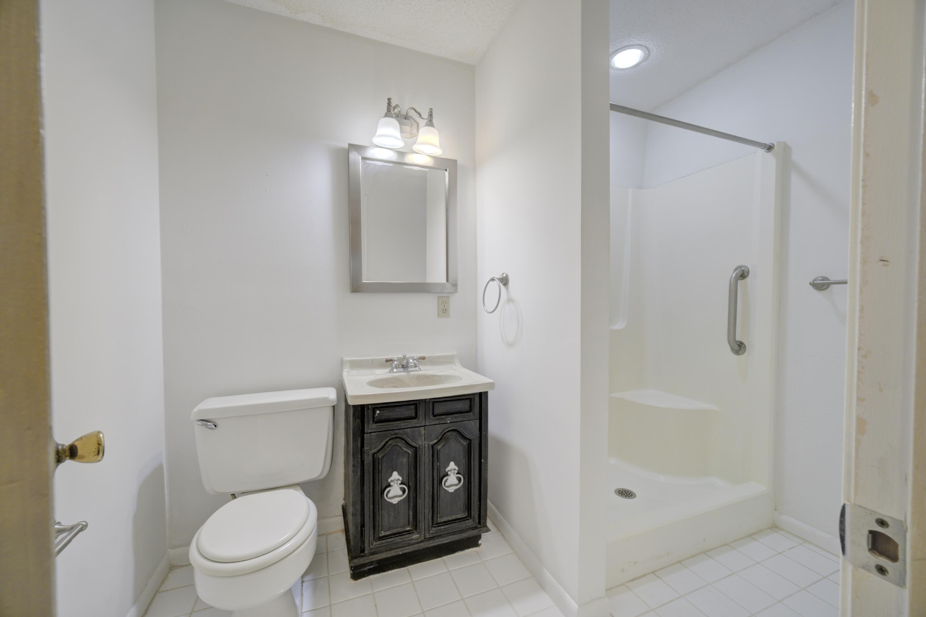 LAKE SHARON ESTATES - Residential