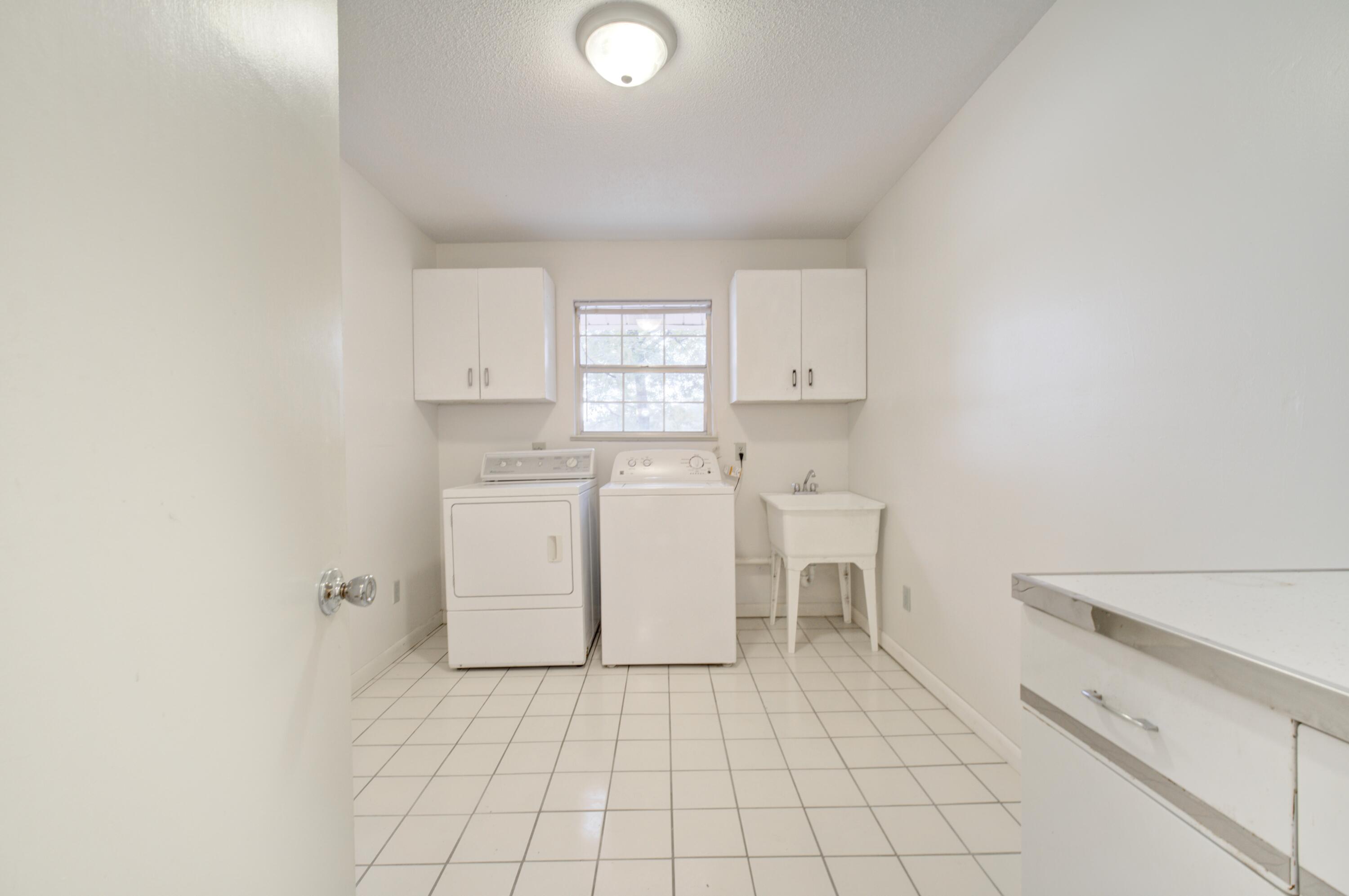 LAKE SHARON ESTATES - Residential