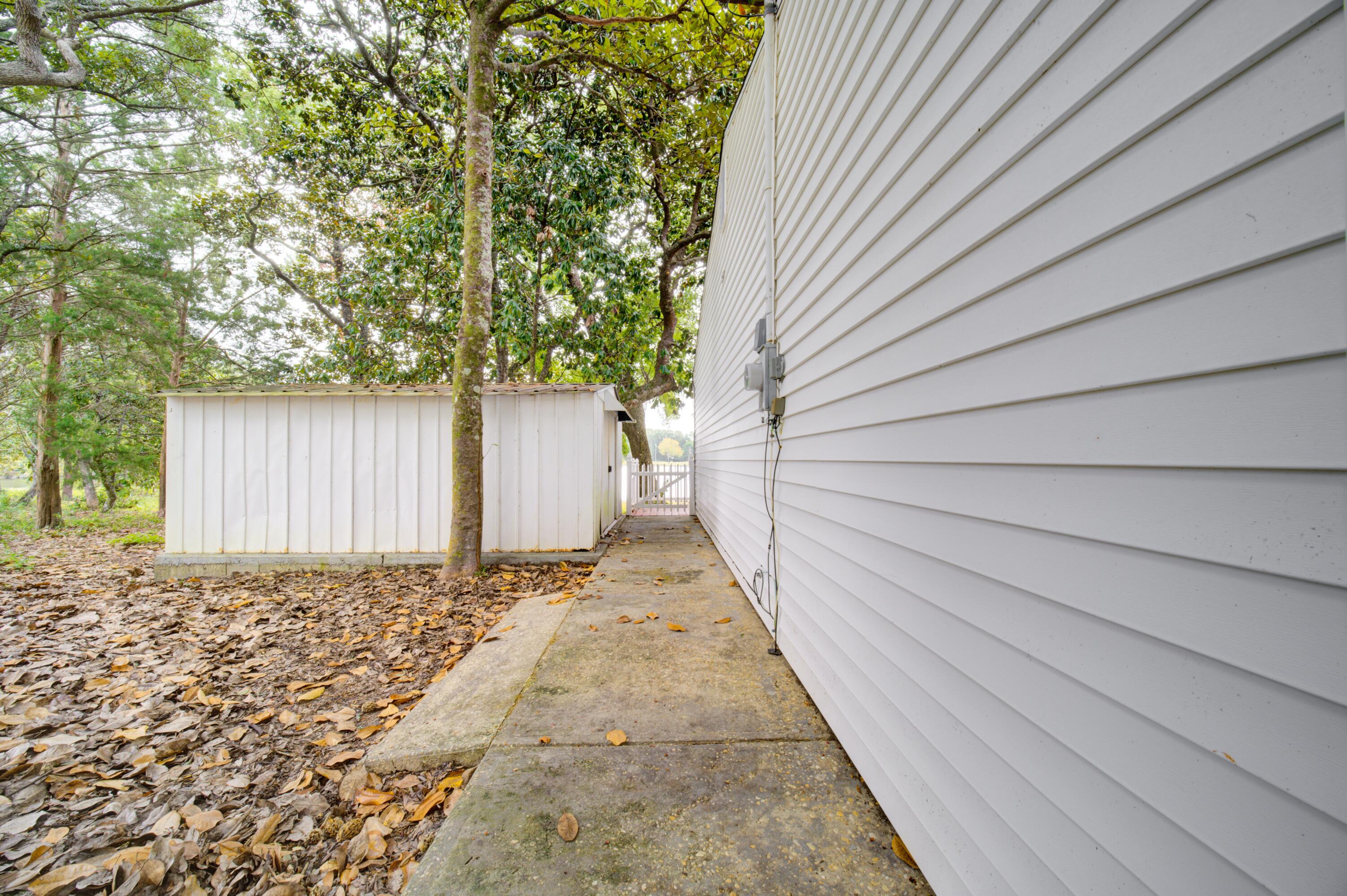 LAKE SHARON ESTATES - Residential