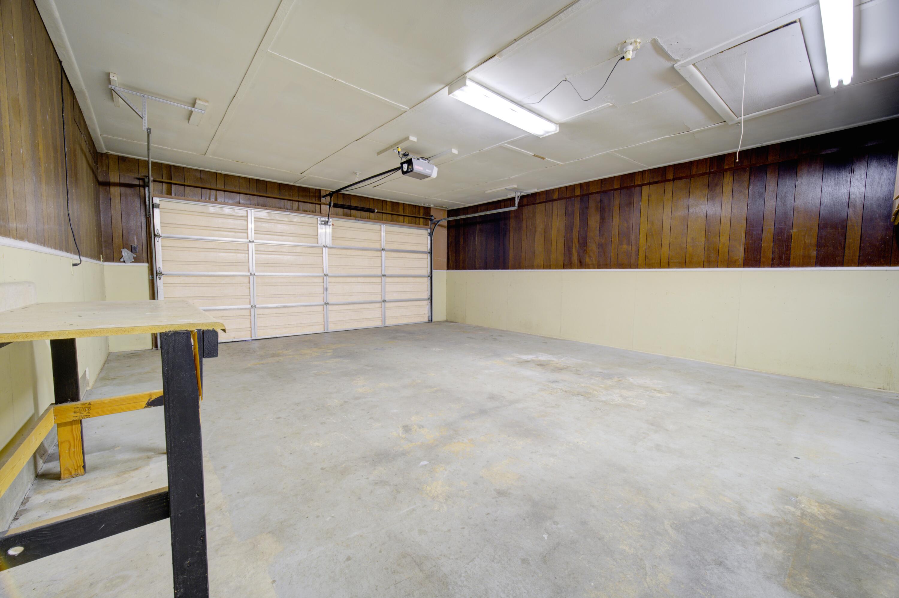 LAKE SHARON ESTATES - Residential