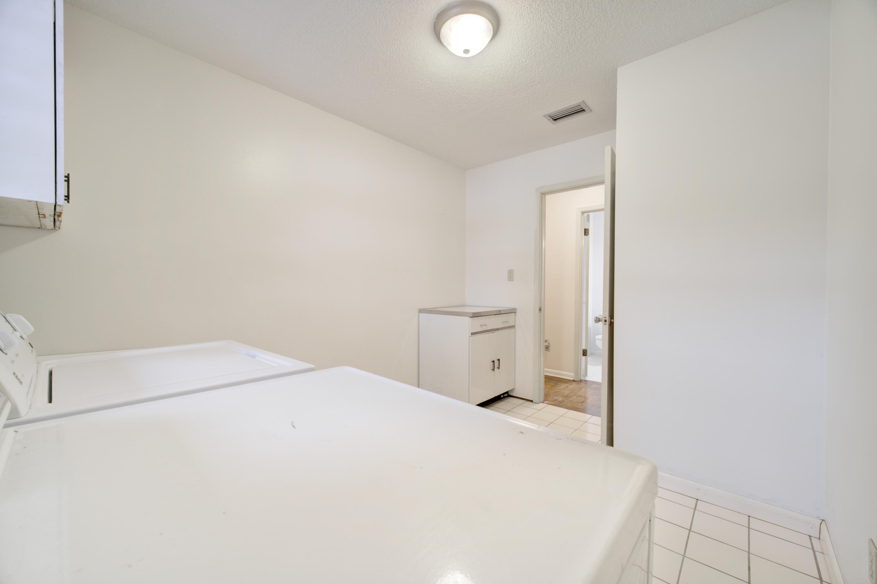 LAKE SHARON ESTATES - Residential