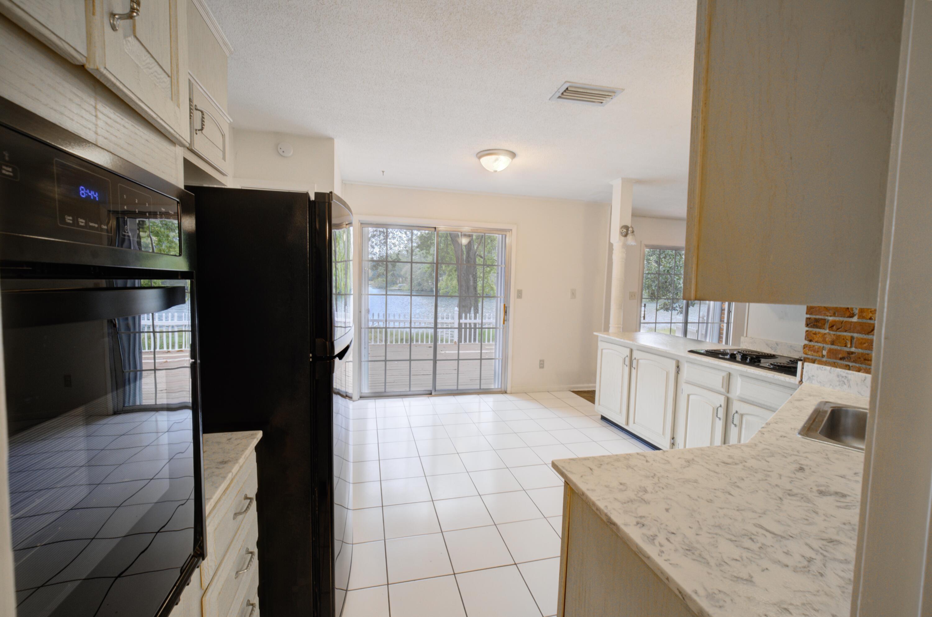 LAKE SHARON ESTATES - Residential