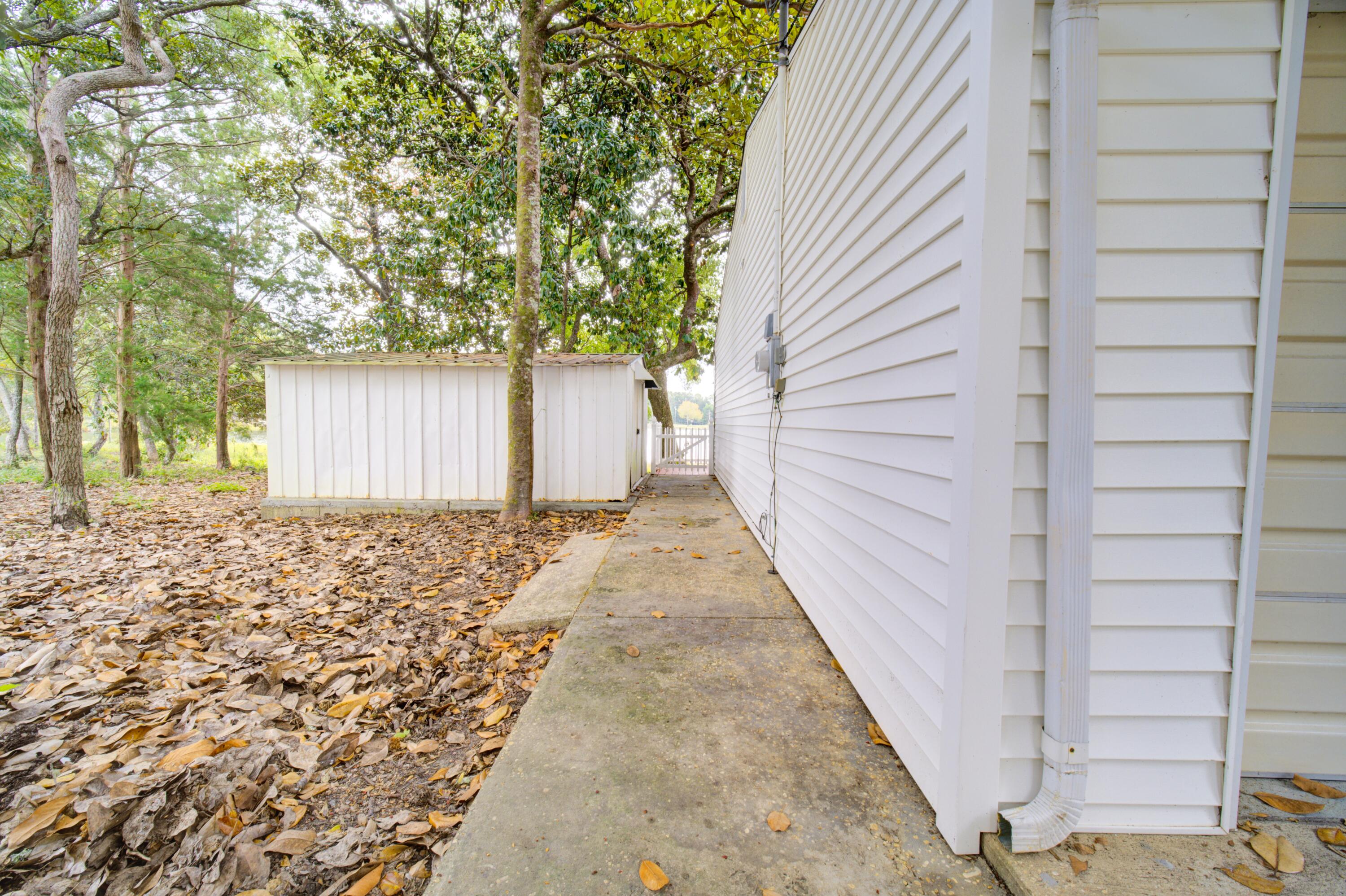 LAKE SHARON ESTATES - Residential