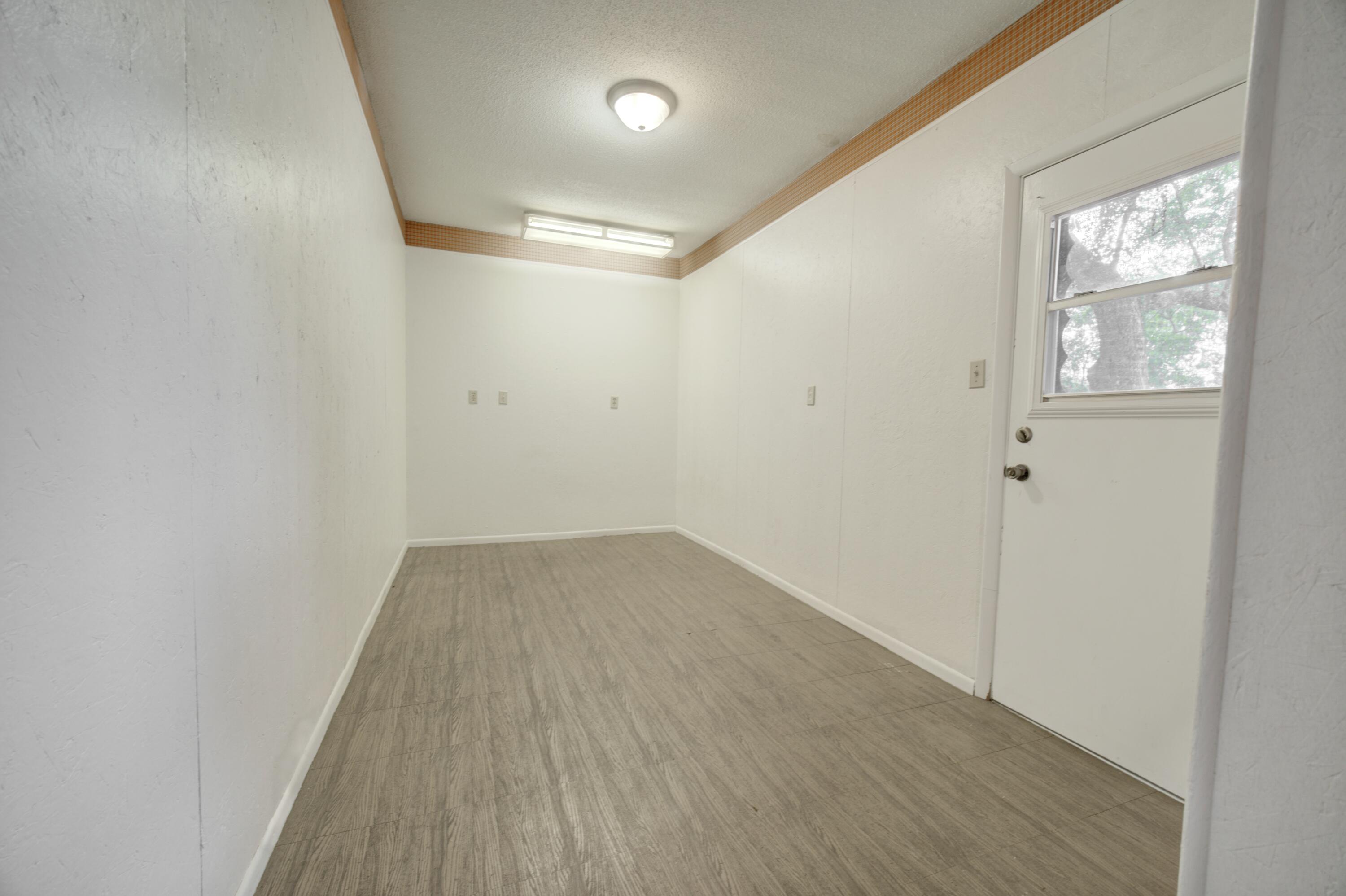 LAKE SHARON ESTATES - Residential