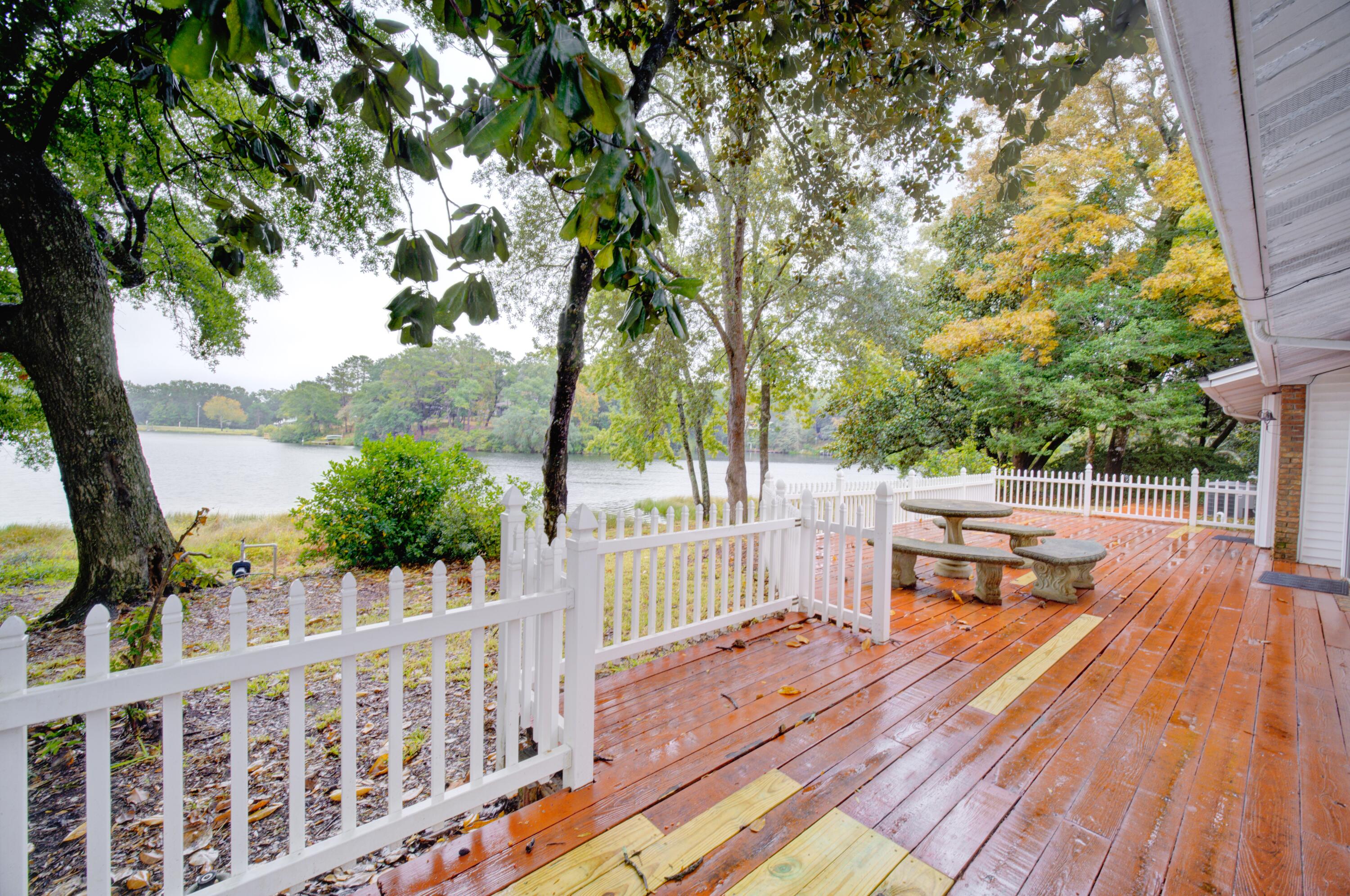 LAKE SHARON ESTATES - Residential