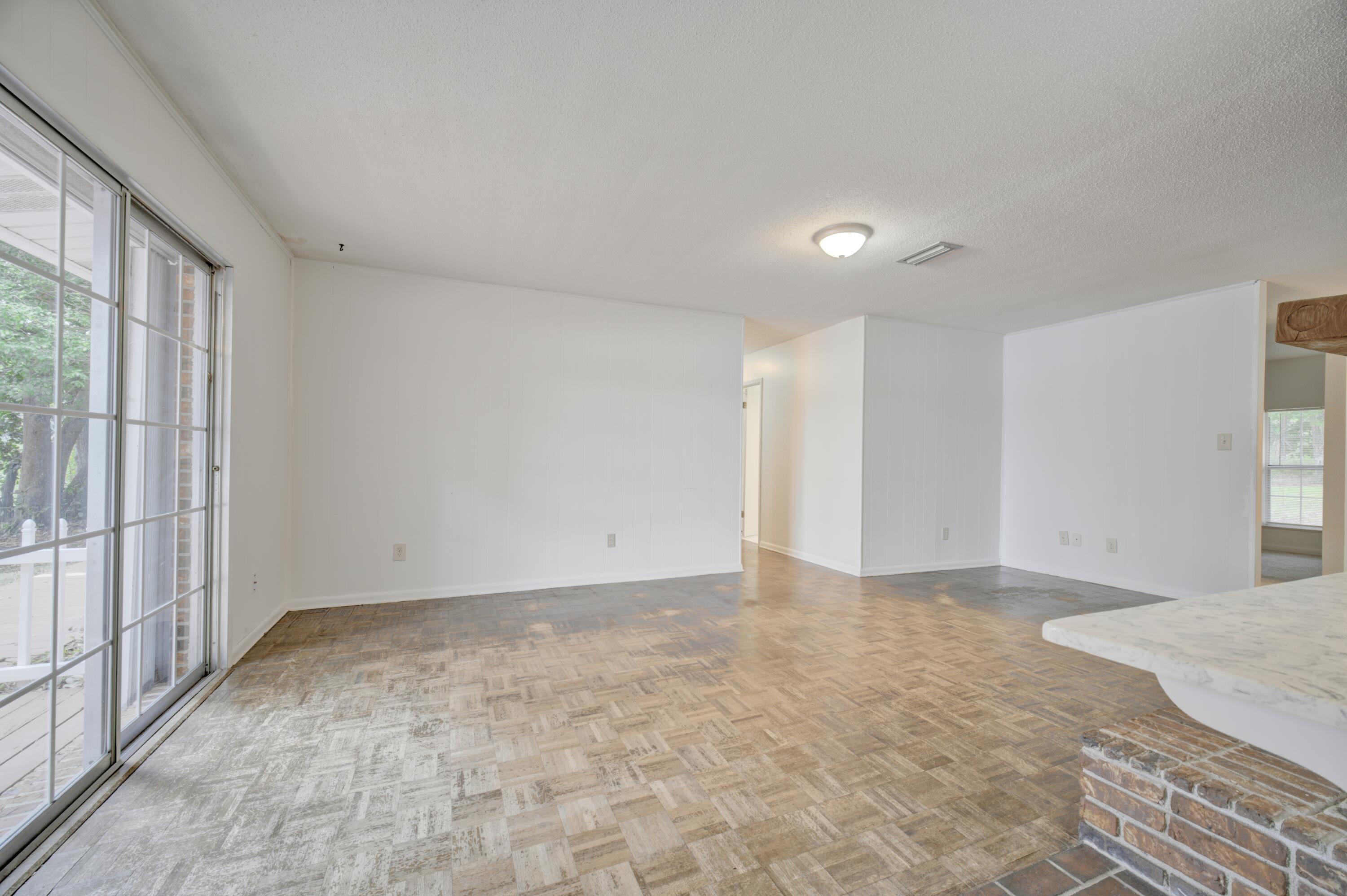 LAKE SHARON ESTATES - Residential