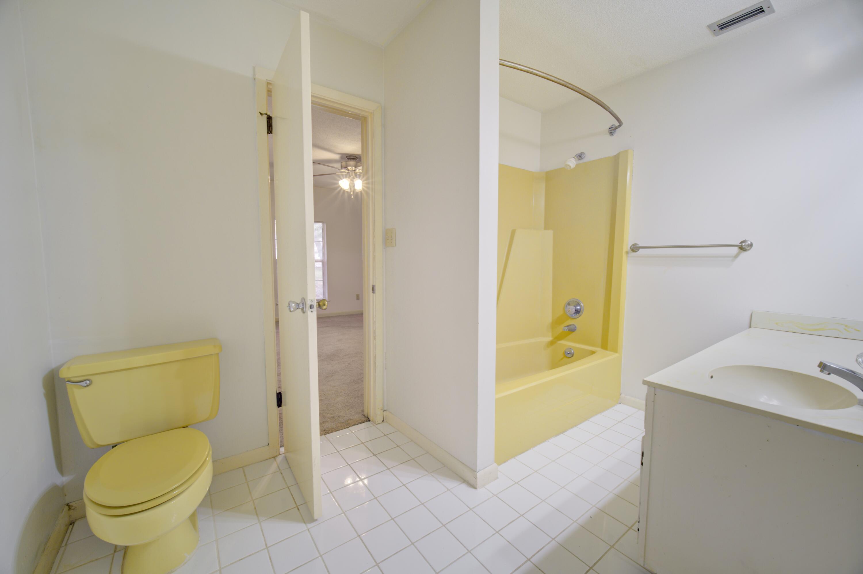 LAKE SHARON ESTATES - Residential