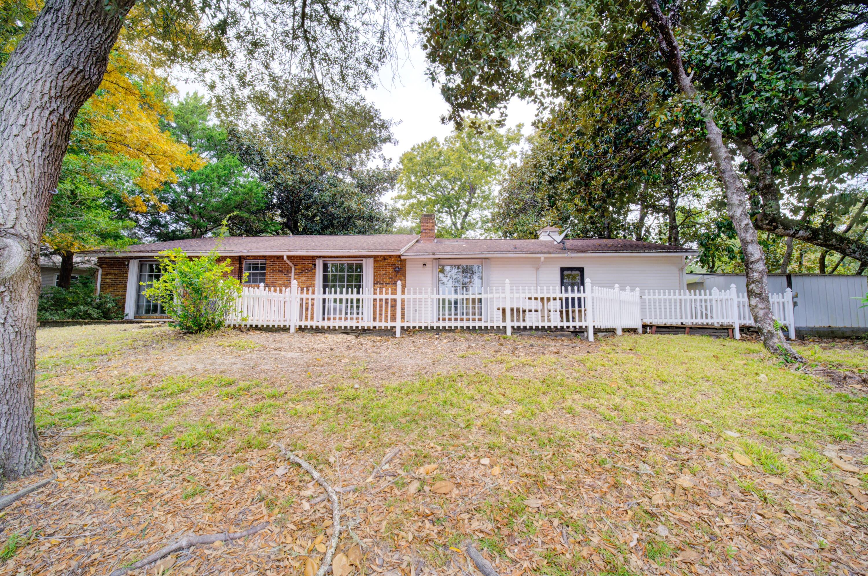 LAKE SHARON ESTATES - Residential