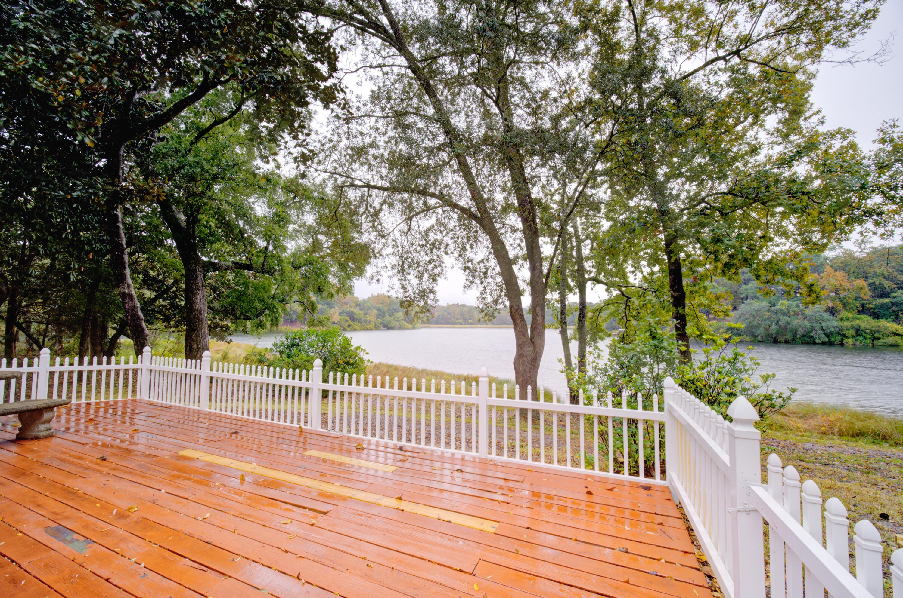 LAKE SHARON ESTATES - Residential