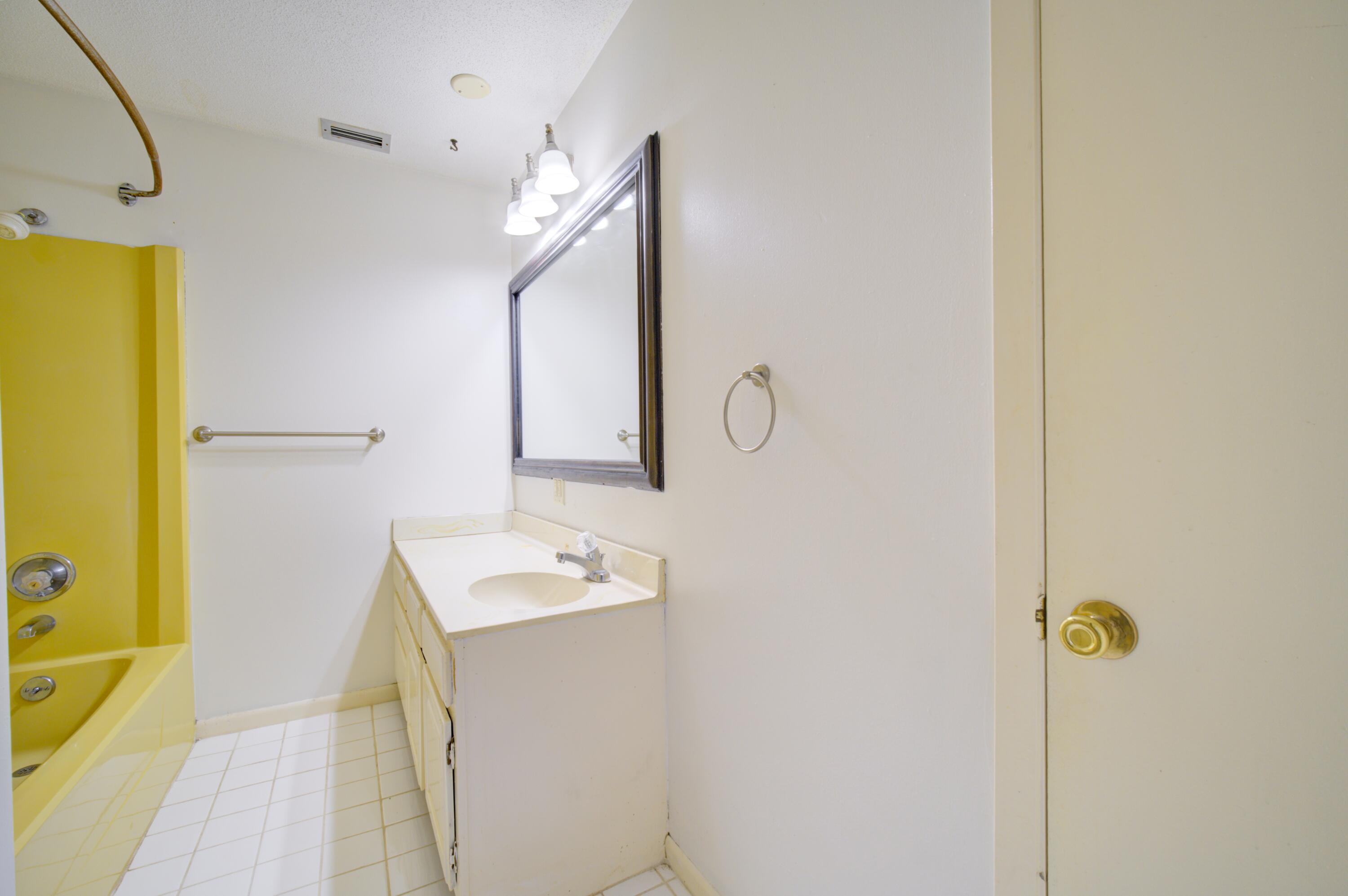 LAKE SHARON ESTATES - Residential