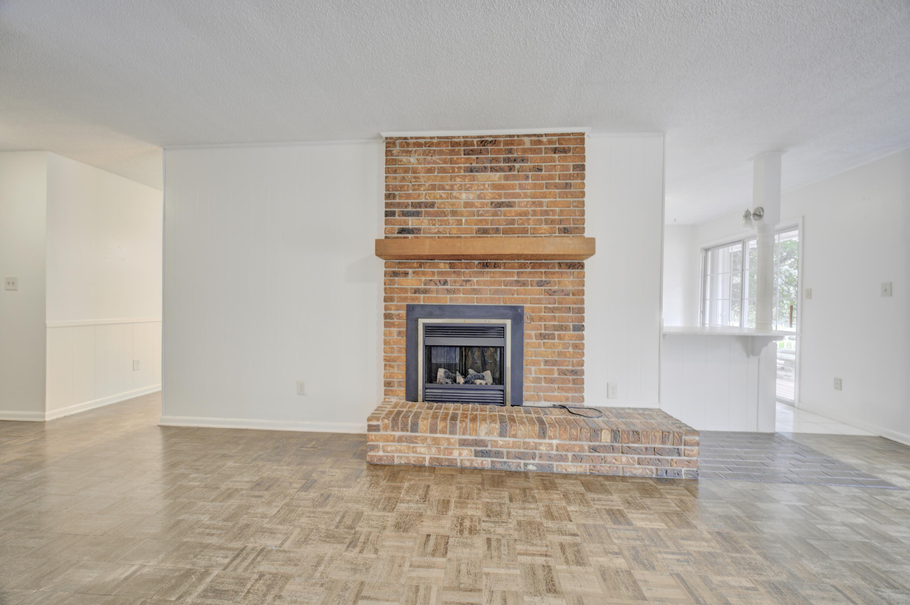 LAKE SHARON ESTATES - Residential