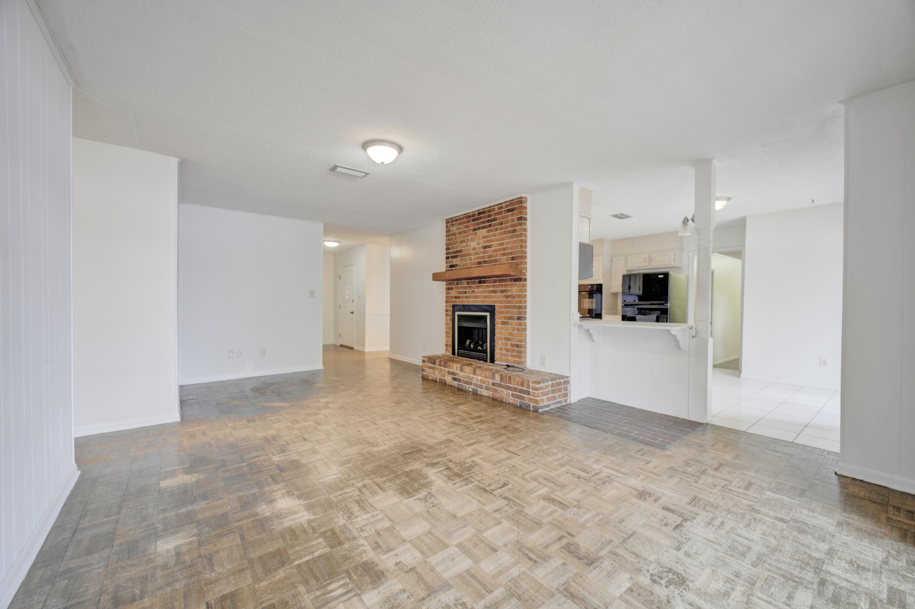 LAKE SHARON ESTATES - Residential