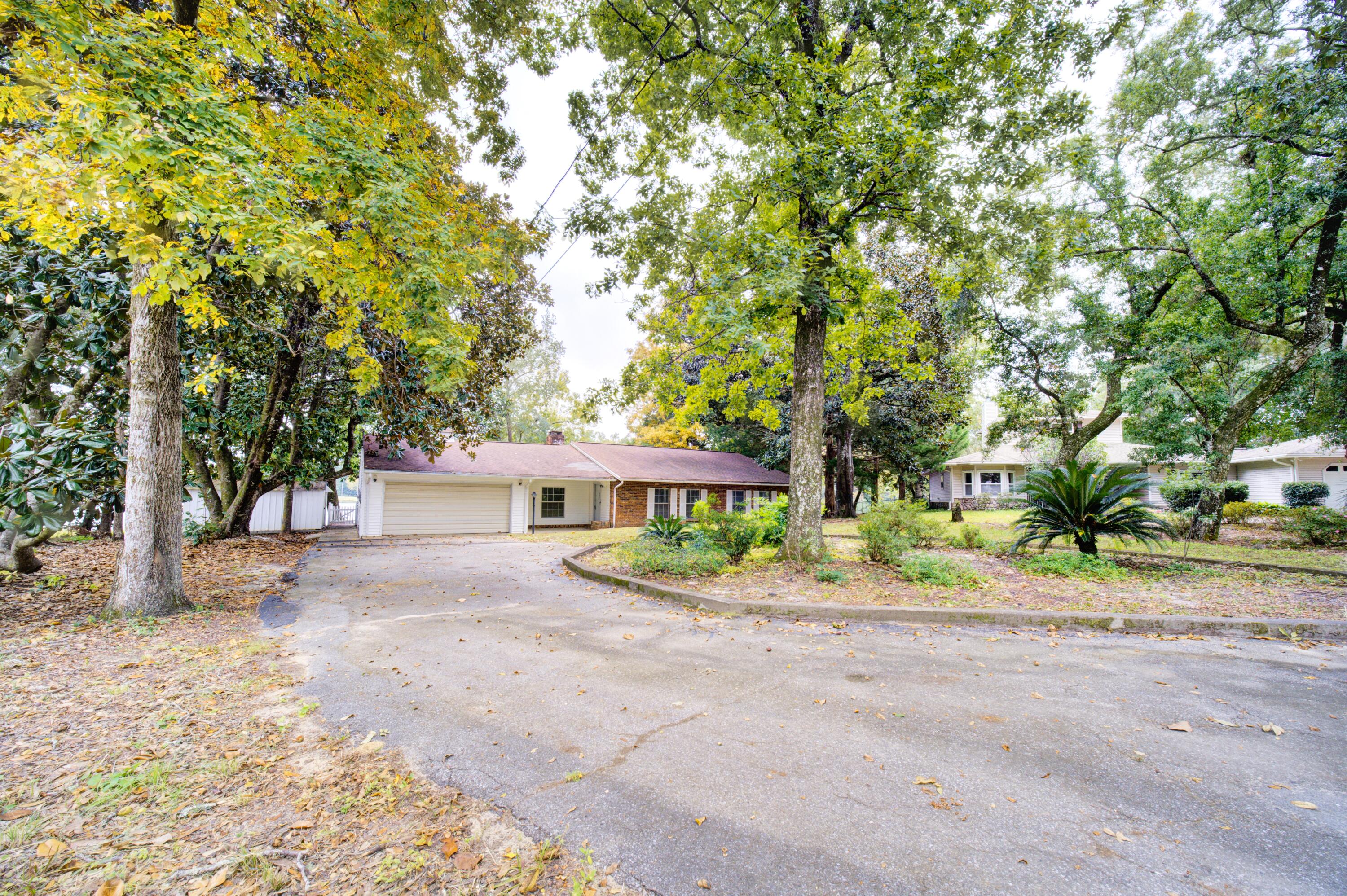 LAKE SHARON ESTATES - Residential