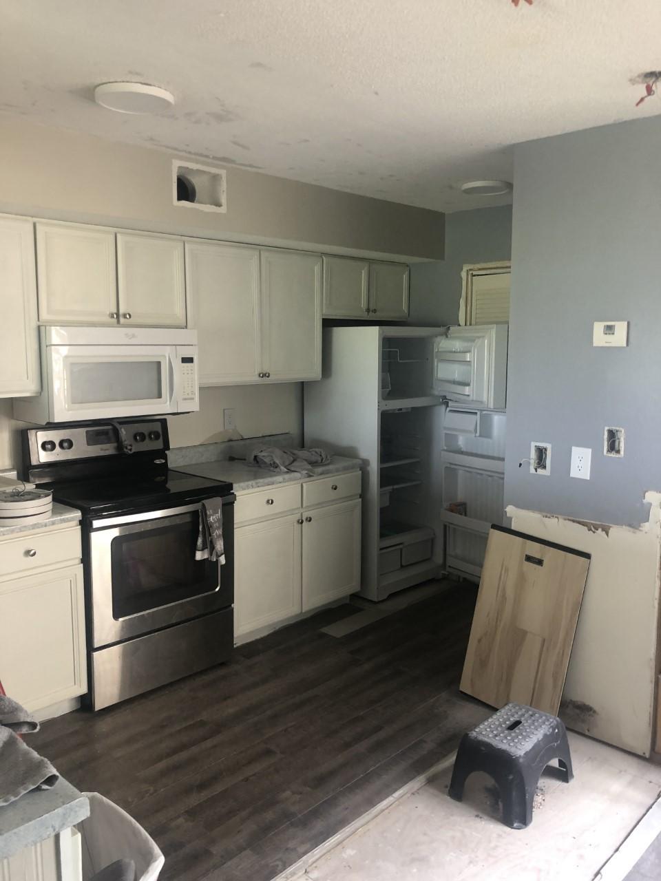 HARBOUR POINT CONDO - Residential