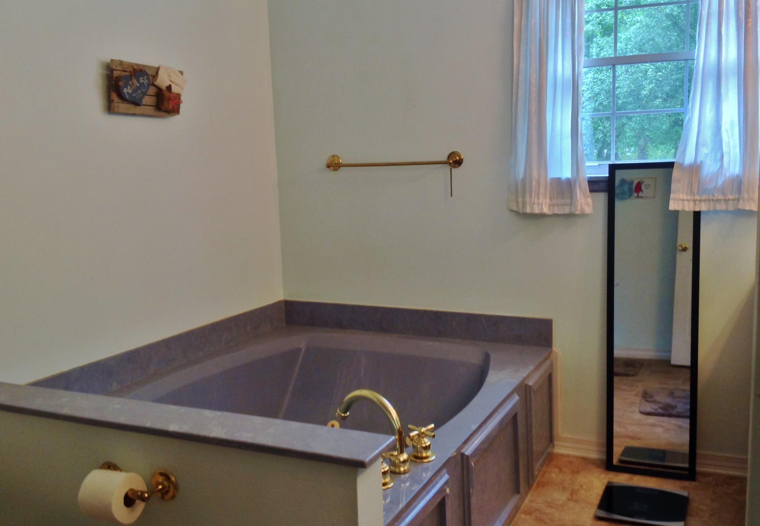 COUNTRYVIEW OAKS - Residential