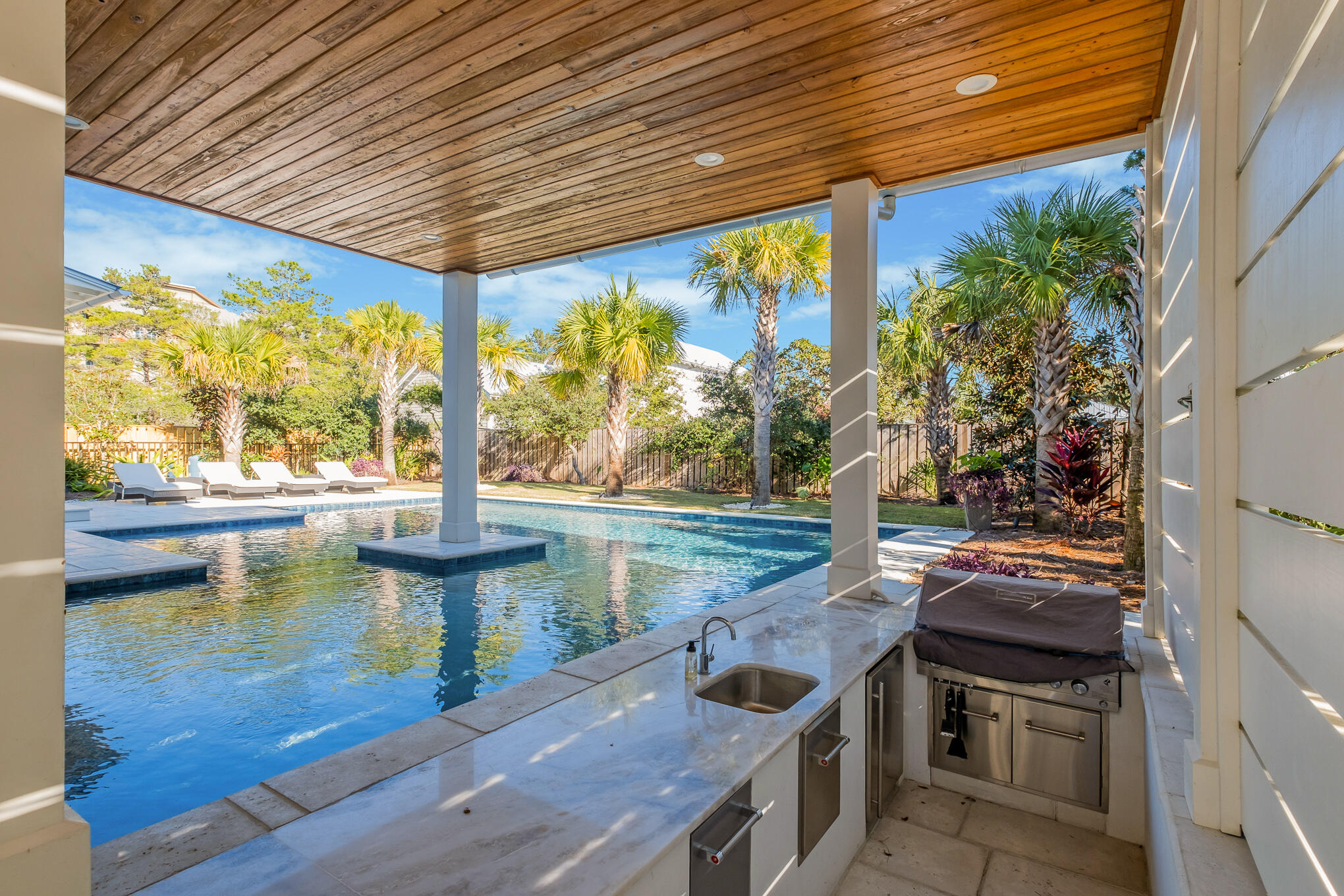 BLUE MOUNTAIN BEACH - Residential