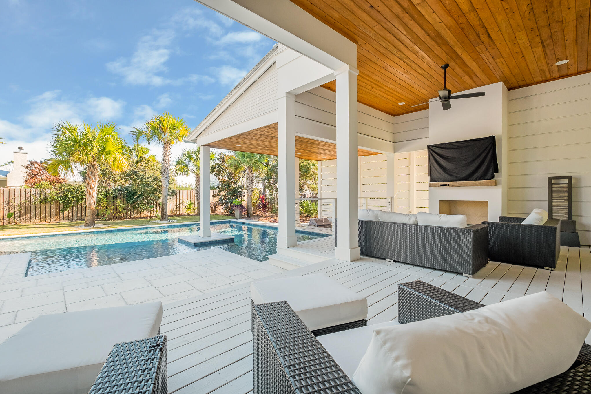 BLUE MOUNTAIN BEACH - Residential