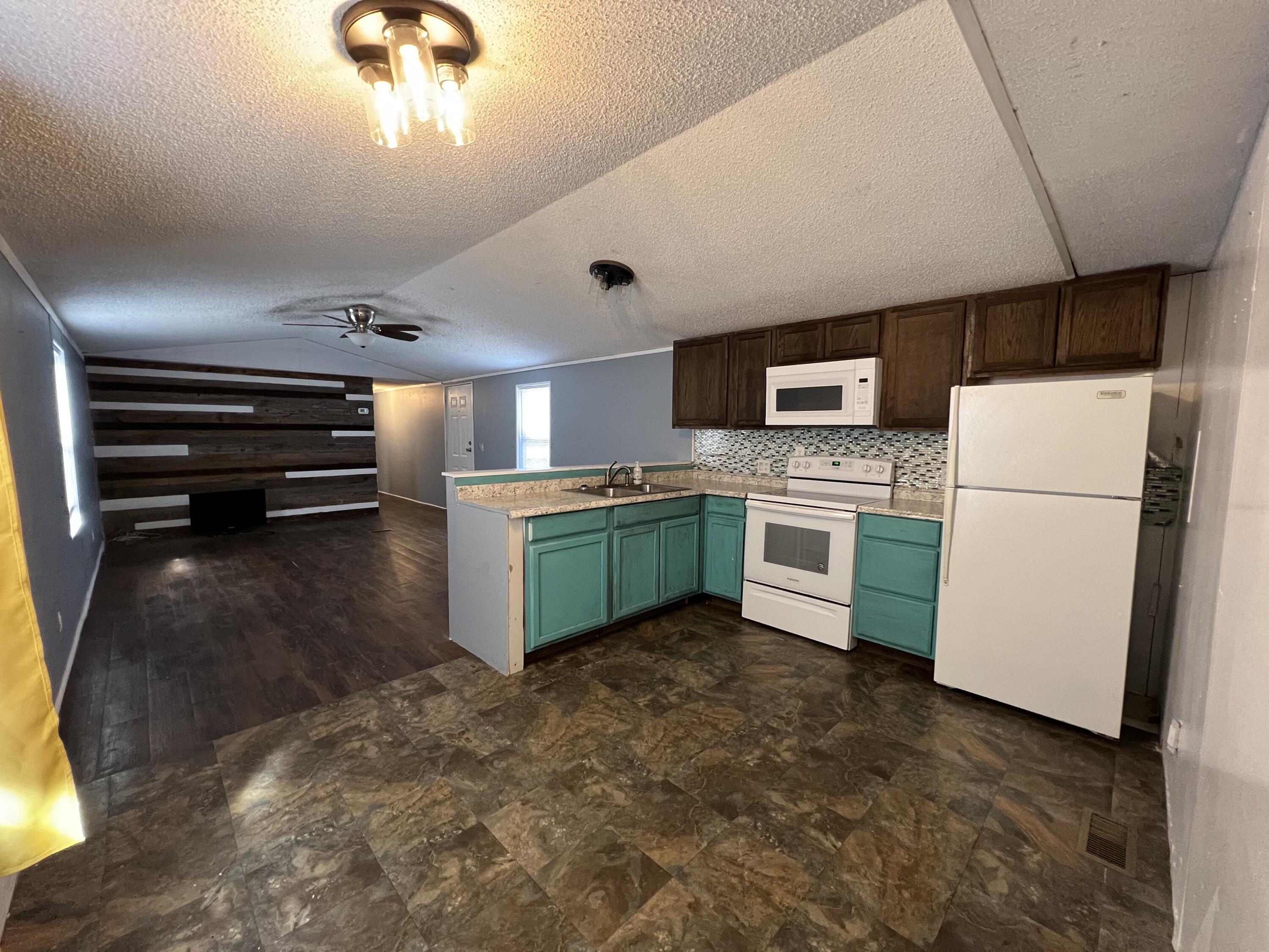 NORTH SUPERGROUP (221000.00) - Residential