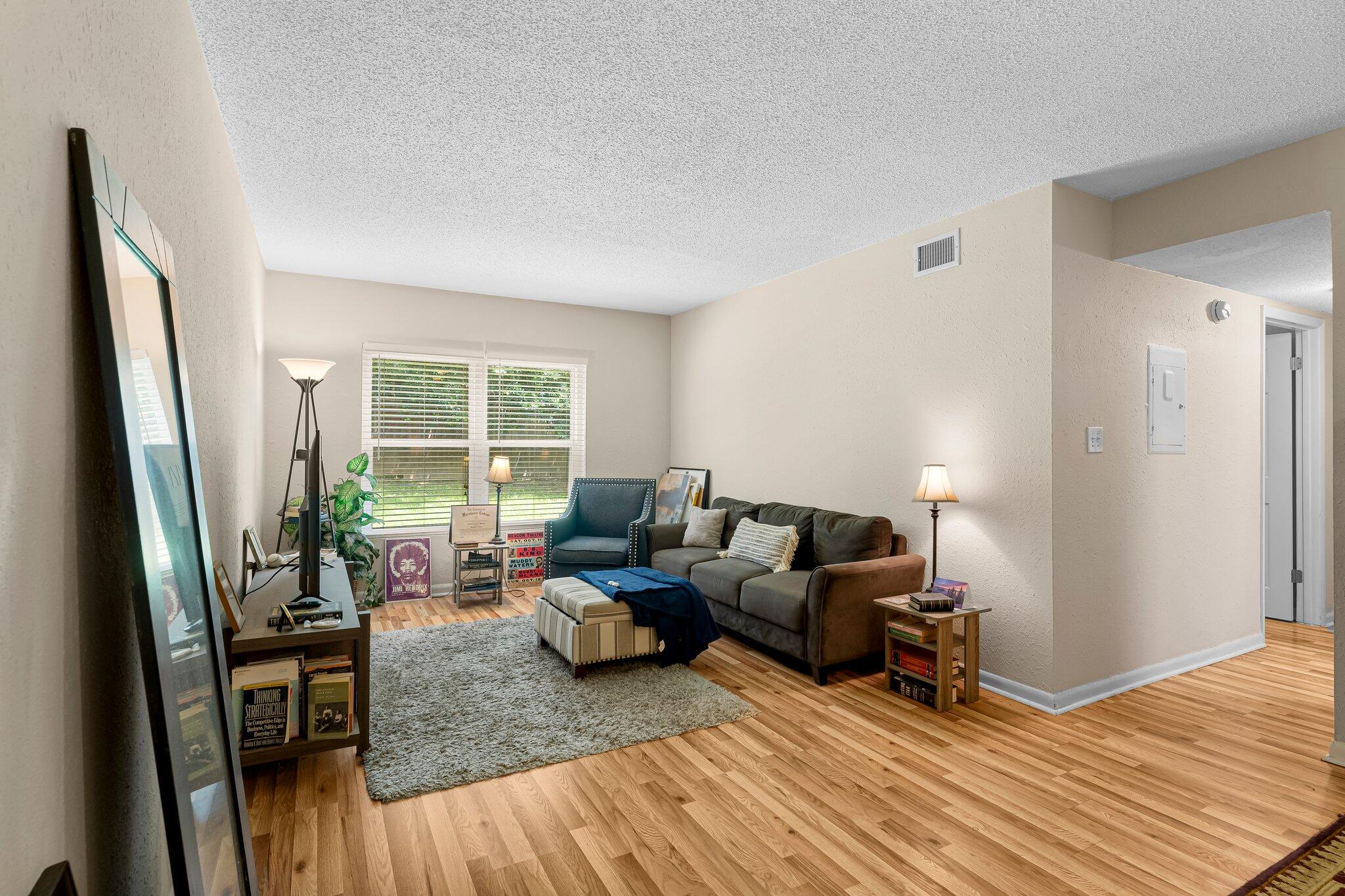 872 Deerwood Lane