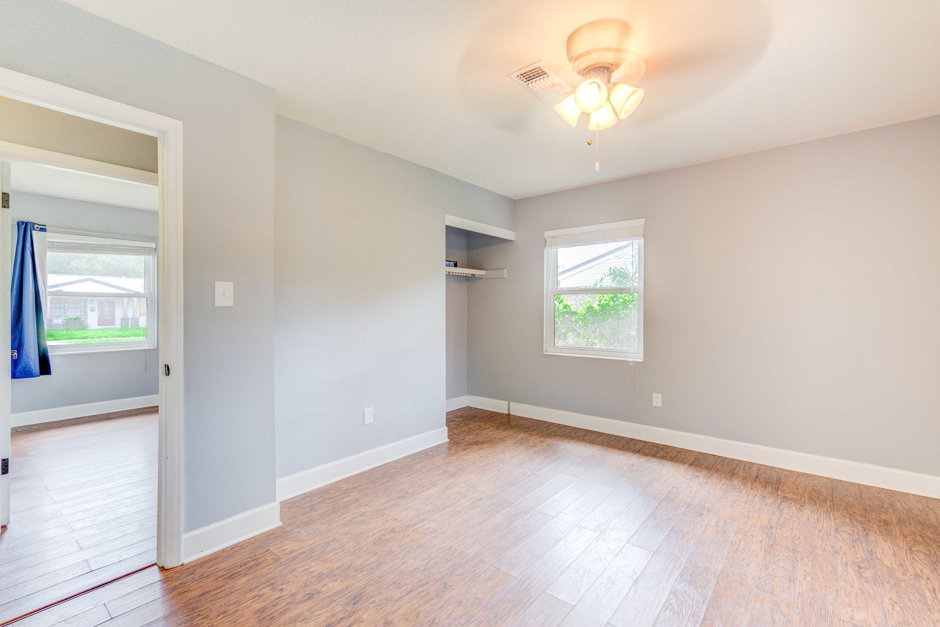 CAROL ANNE MANOR - Residential