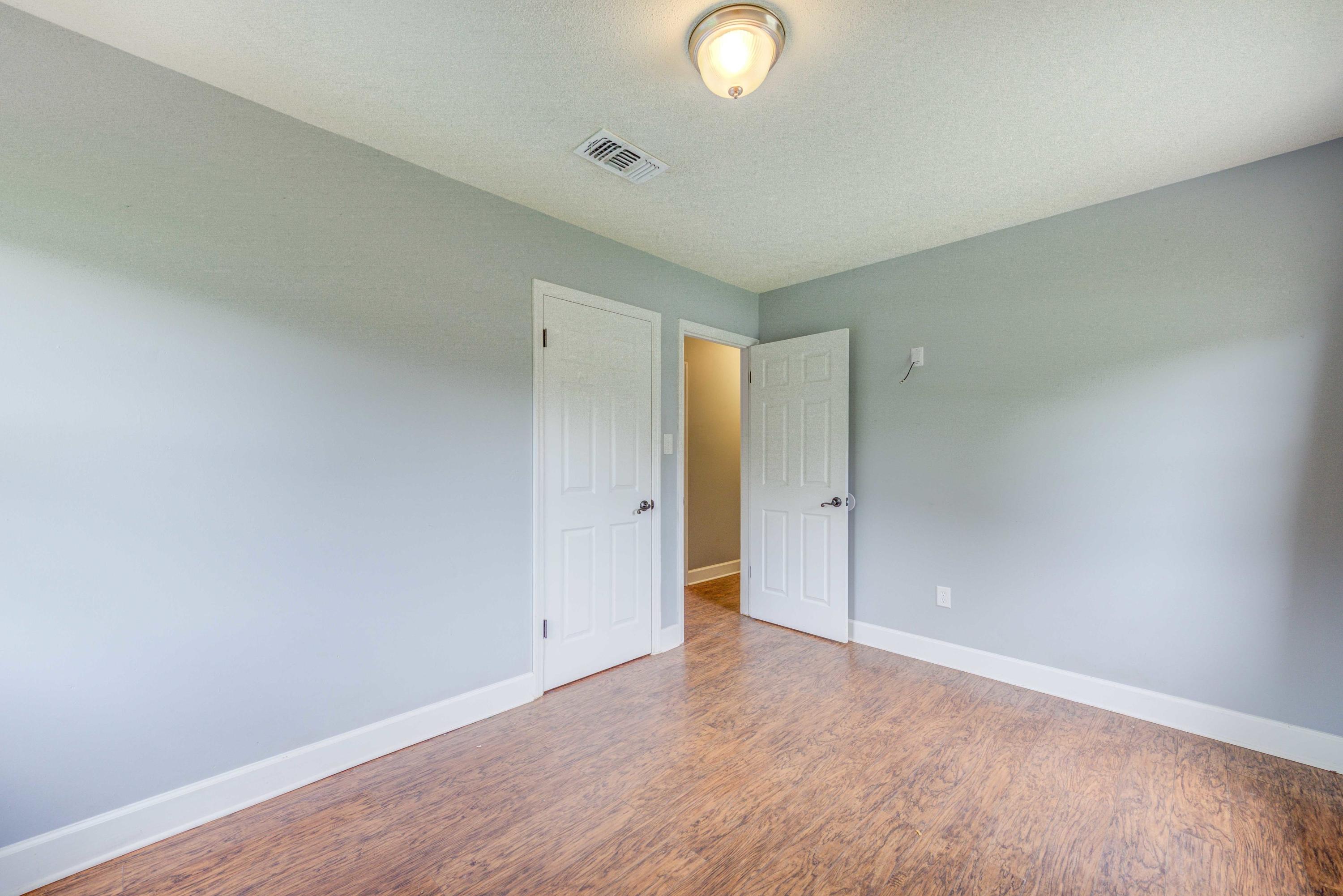 CAROL ANNE MANOR - Residential