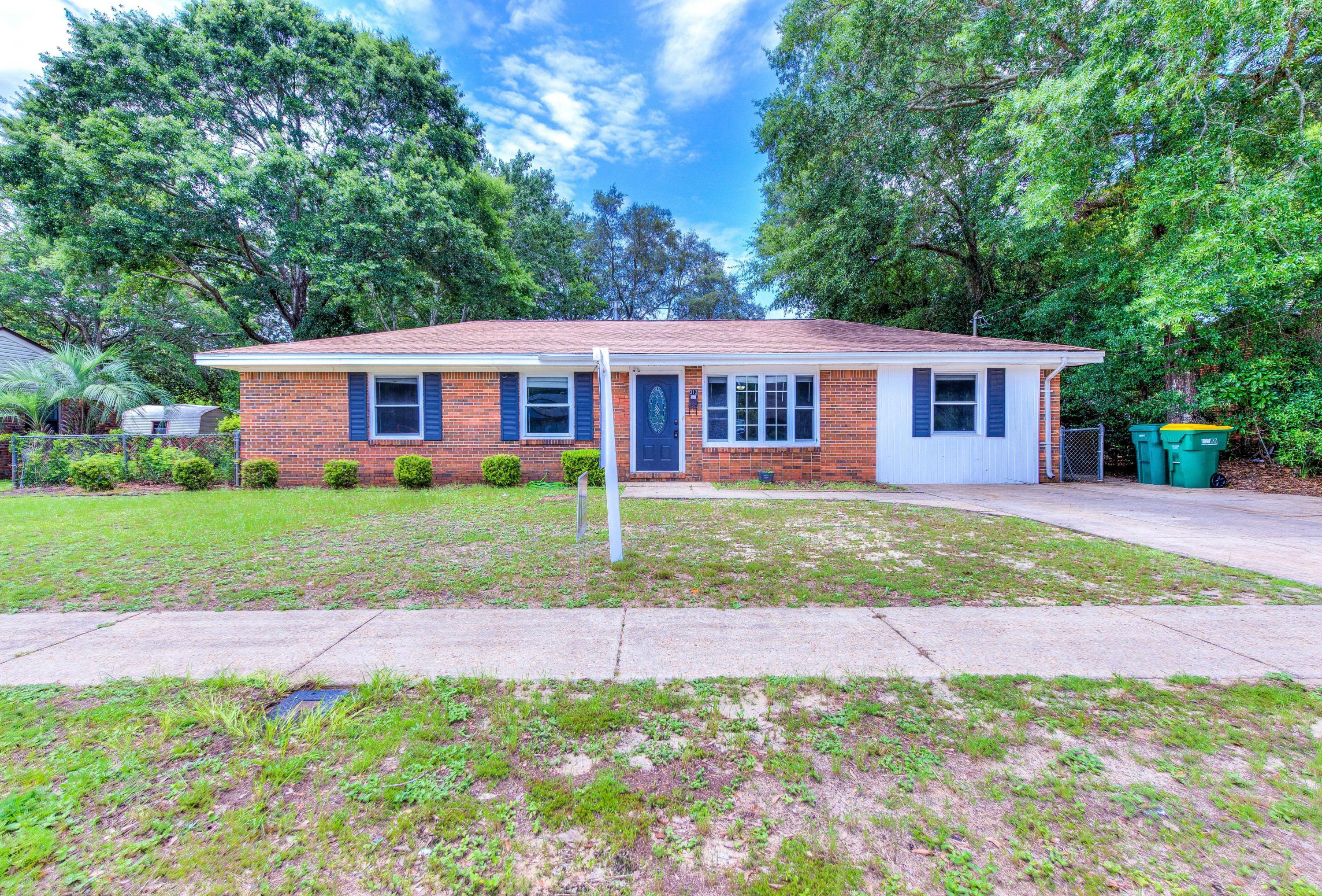 CAROL ANNE MANOR - Residential