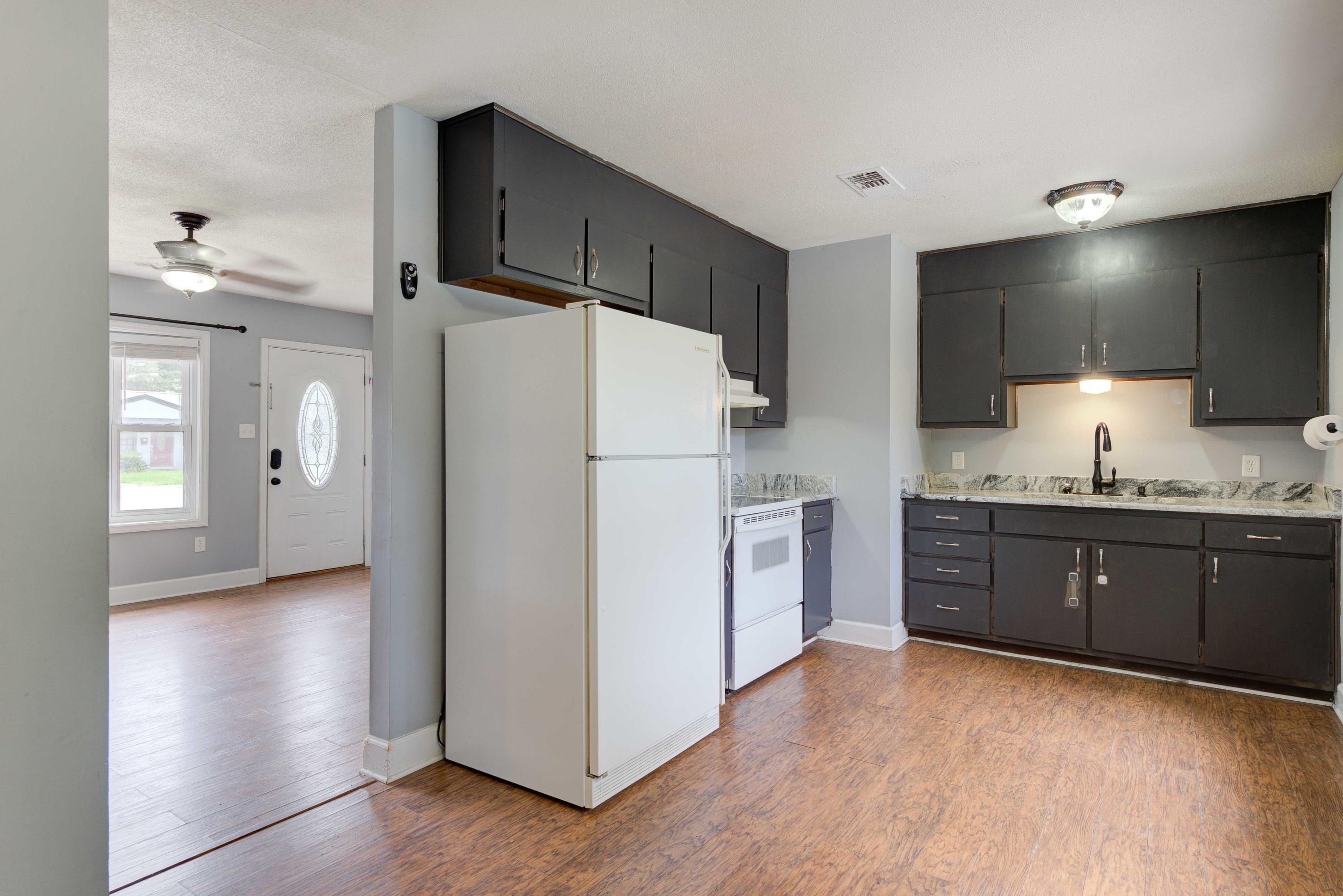 CAROL ANNE MANOR - Residential