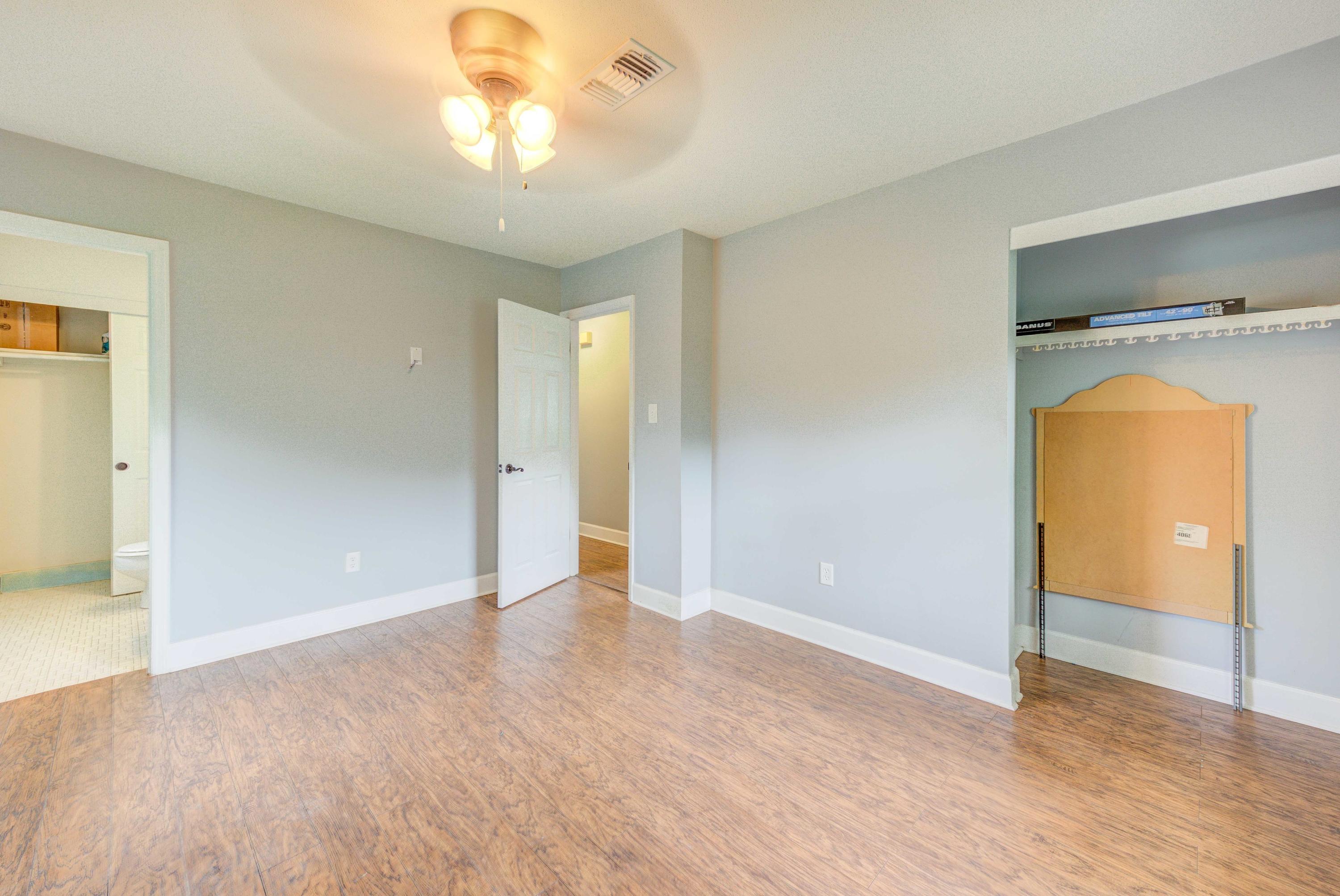 CAROL ANNE MANOR - Residential