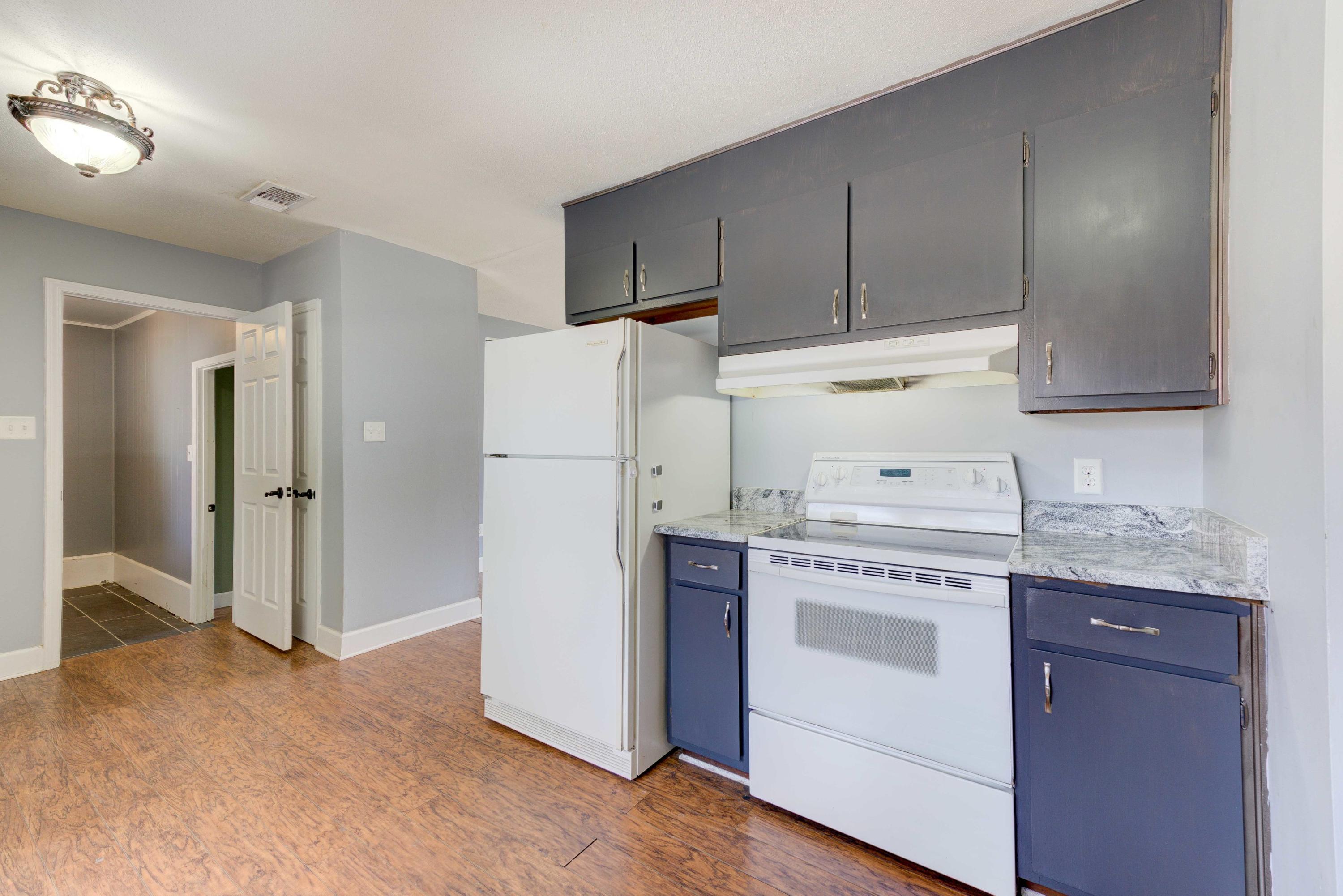 CAROL ANNE MANOR - Residential