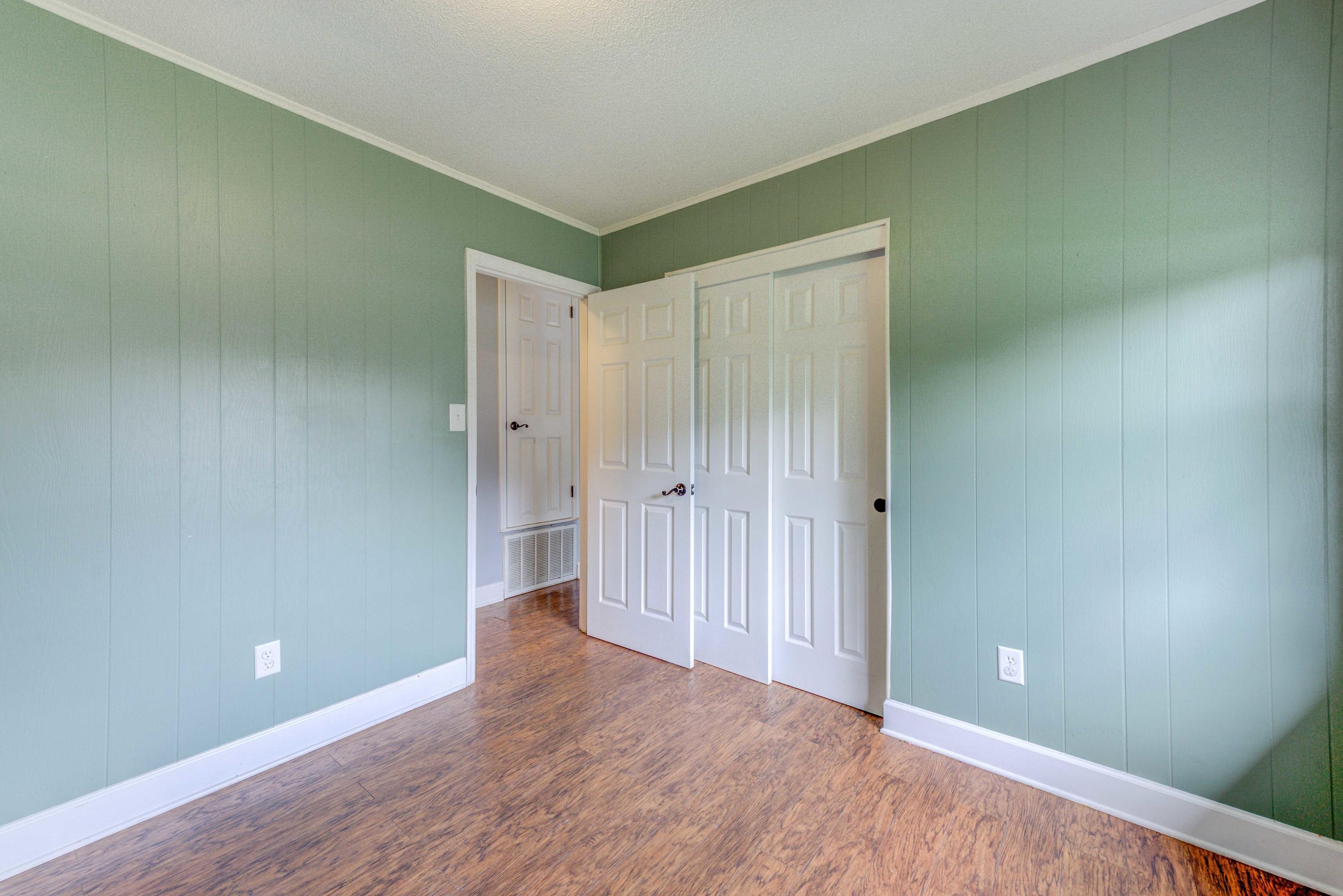 CAROL ANNE MANOR - Residential