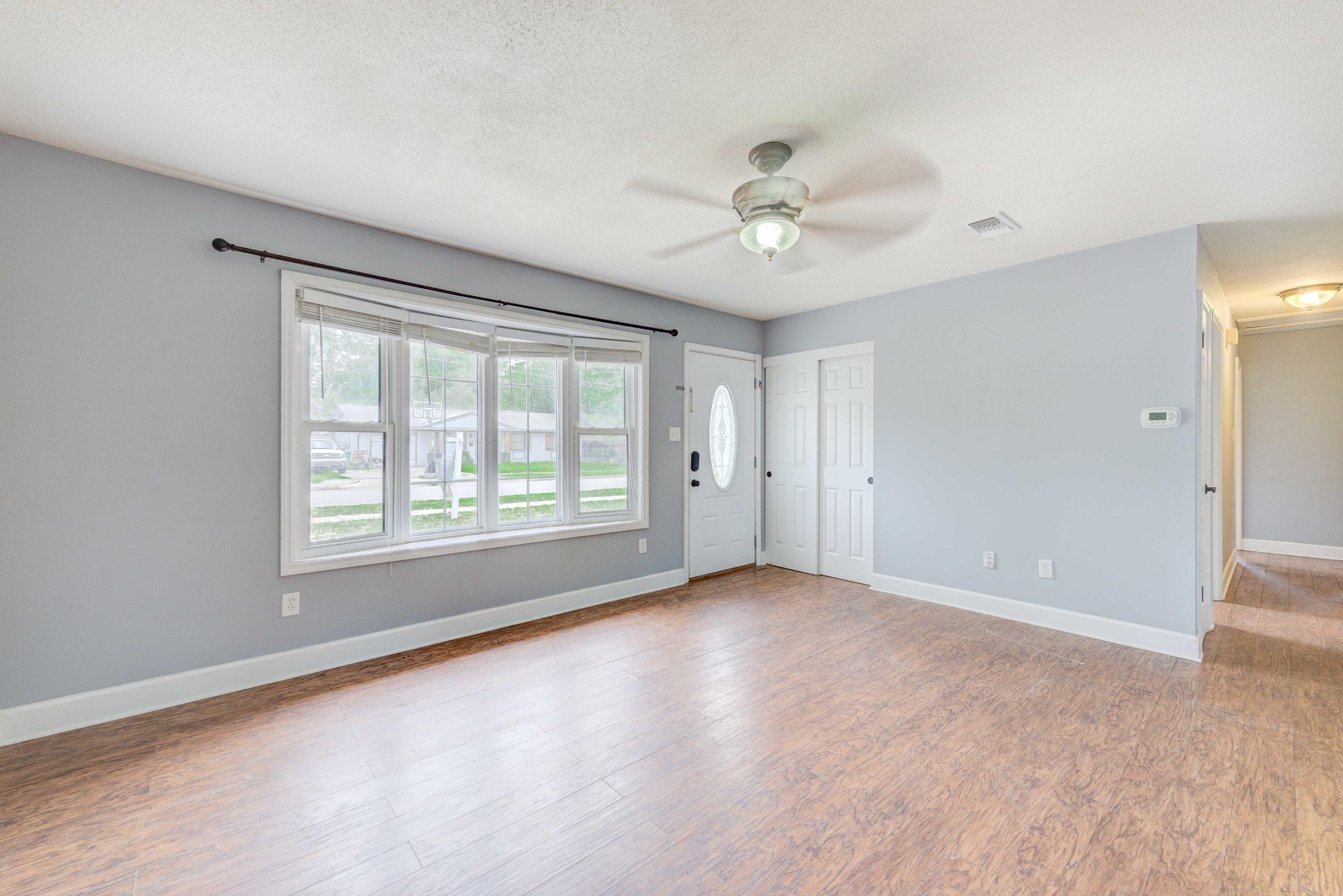 CAROL ANNE MANOR - Residential