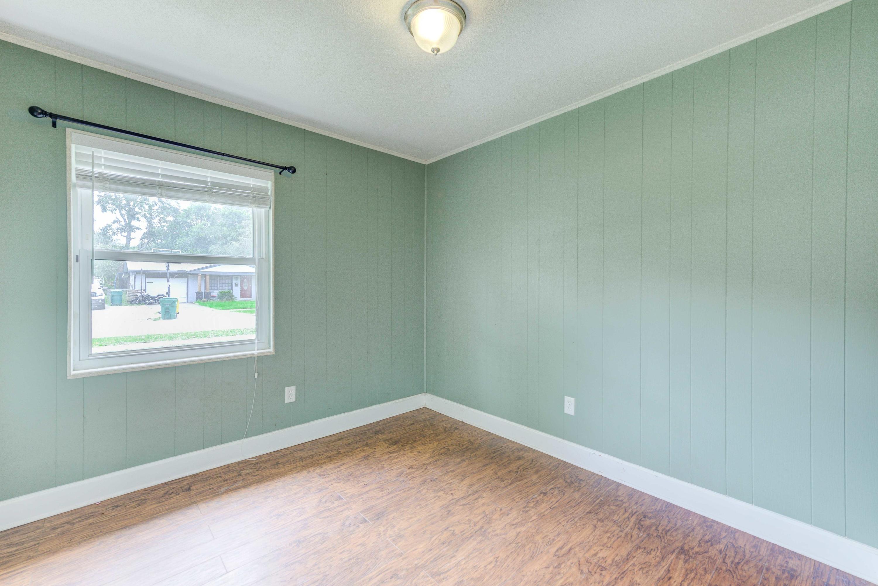 CAROL ANNE MANOR - Residential