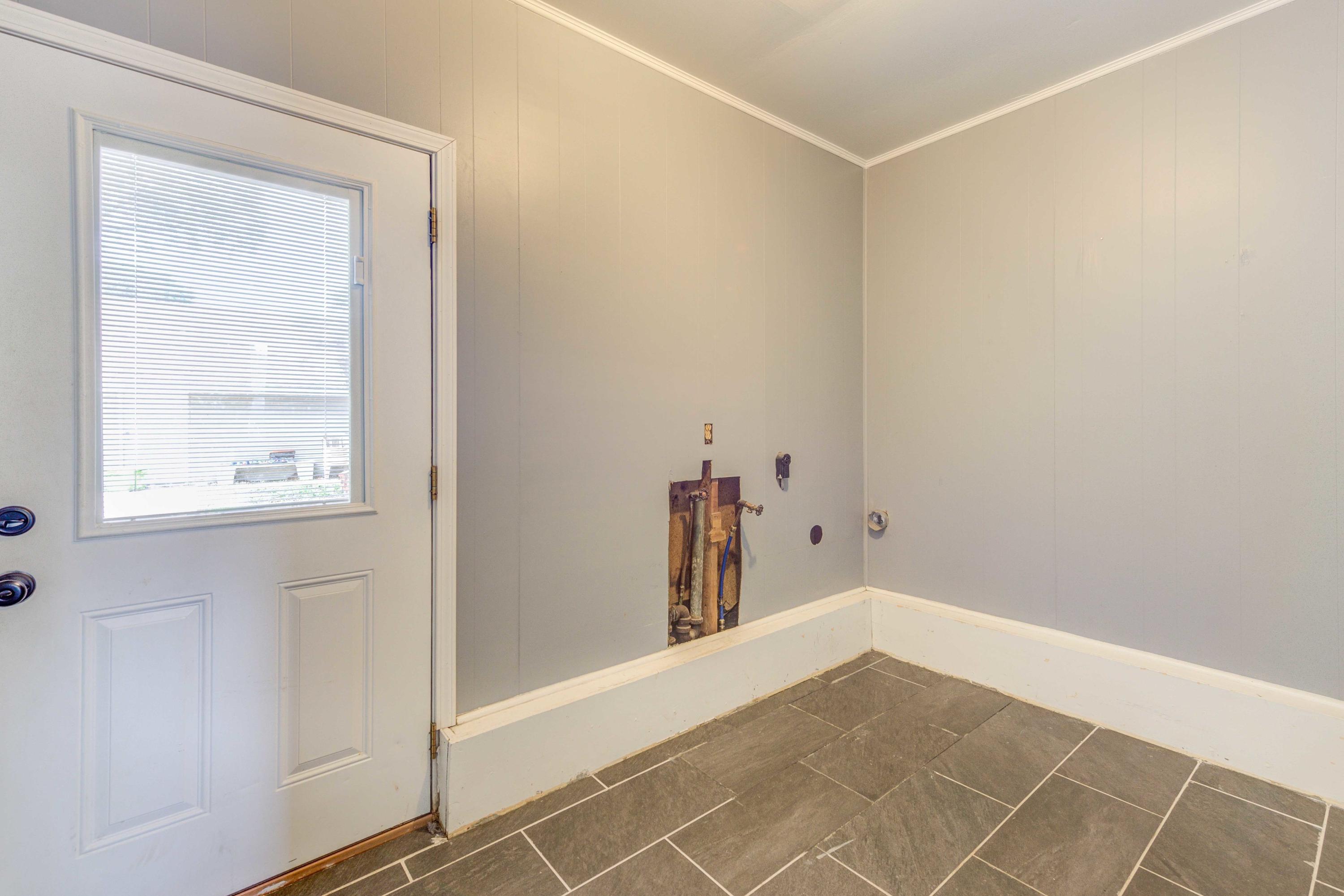 CAROL ANNE MANOR - Residential