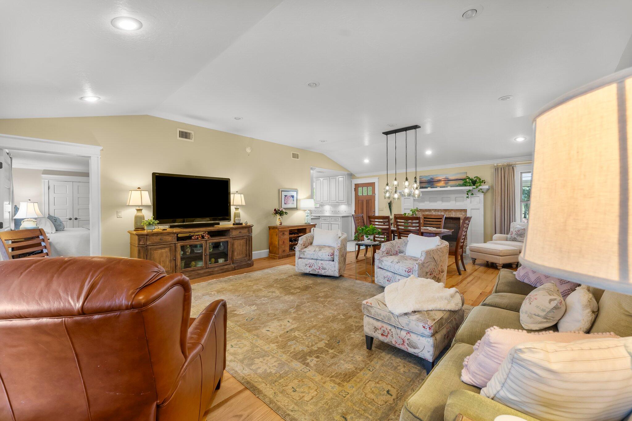 TWIN OAKS FIRST ADDITION - Residential
