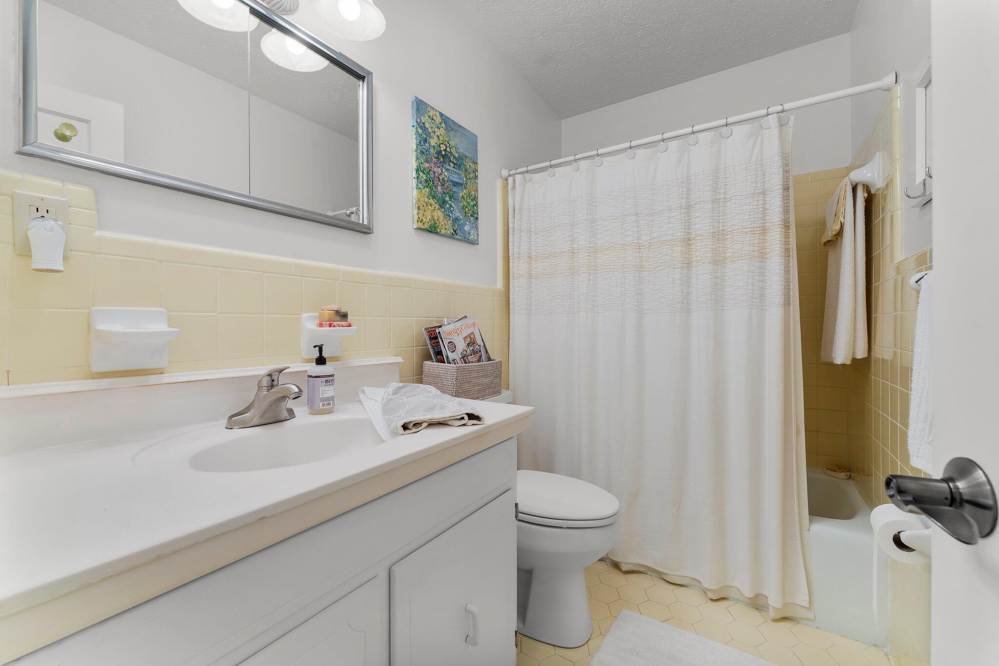 TWIN OAKS FIRST ADDITION - Residential
