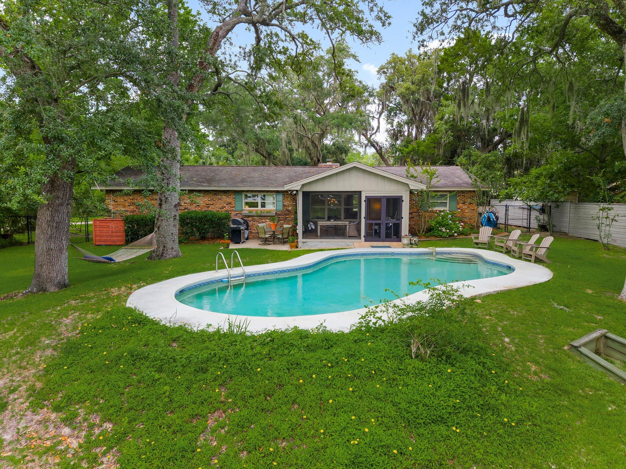 TWIN OAKS FIRST ADDITION - Residential