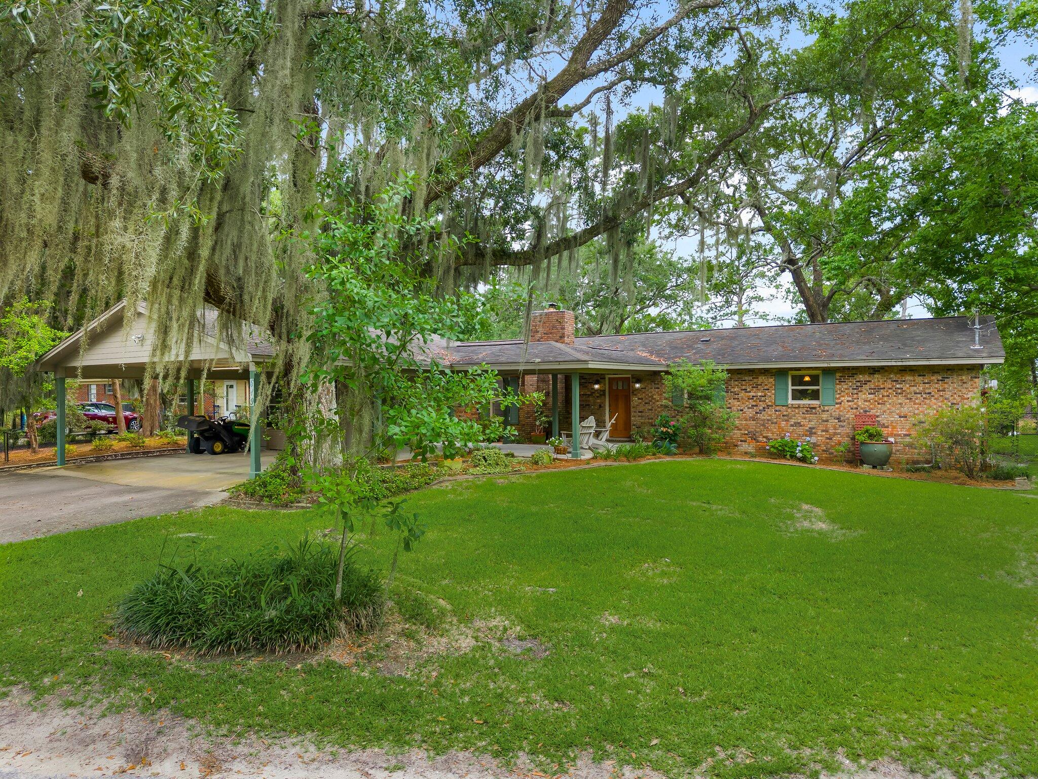 TWIN OAKS FIRST ADDITION - Residential