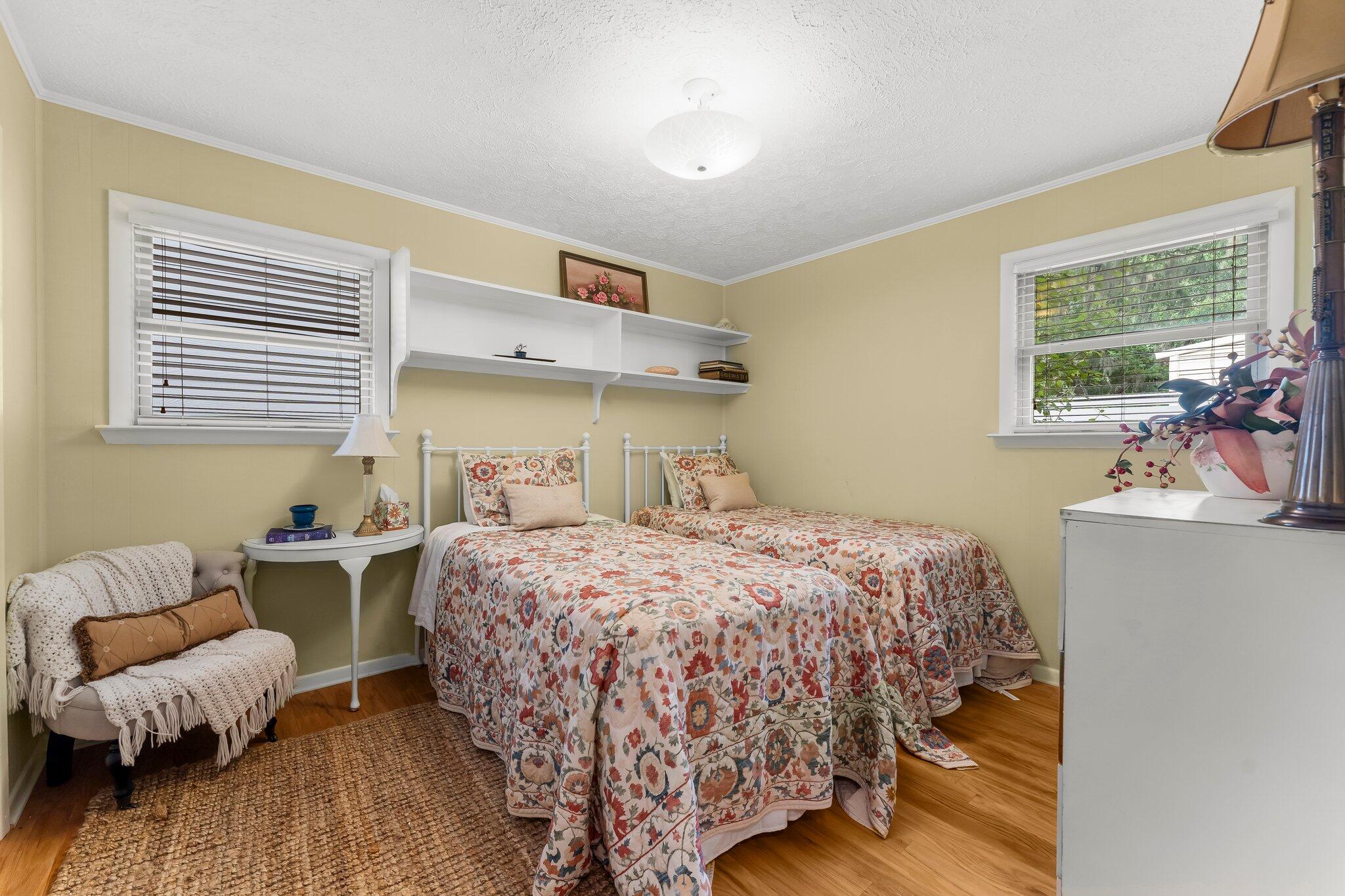 TWIN OAKS FIRST ADDITION - Residential