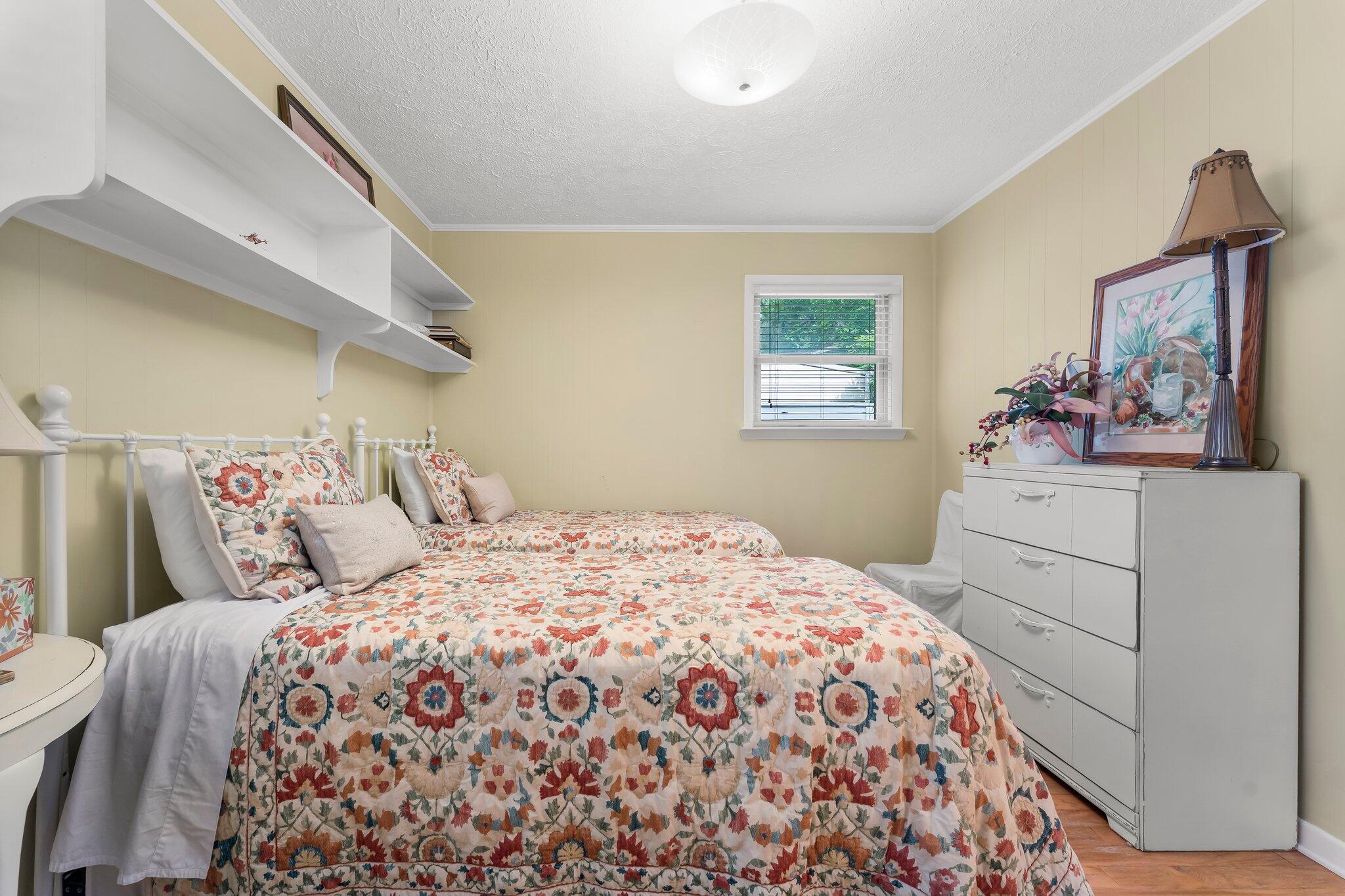 TWIN OAKS FIRST ADDITION - Residential