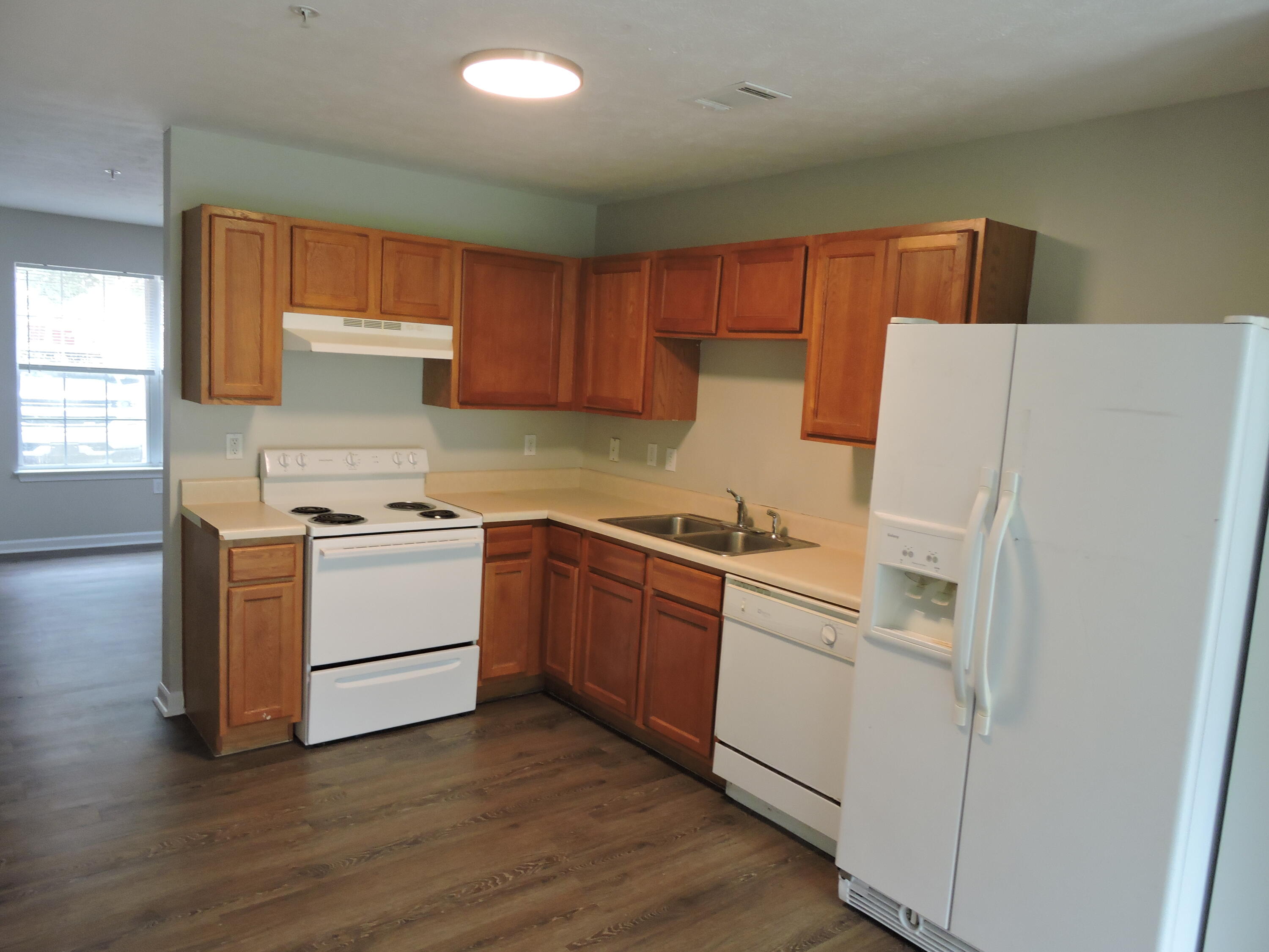 ROLLING PINES - Residential Lease