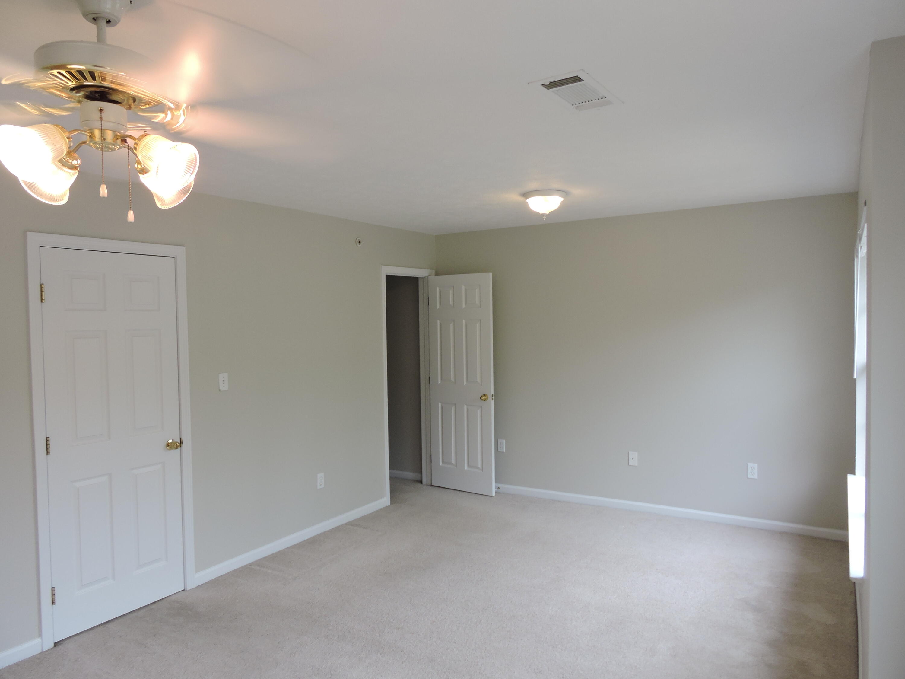 ROLLING PINES - Residential Lease