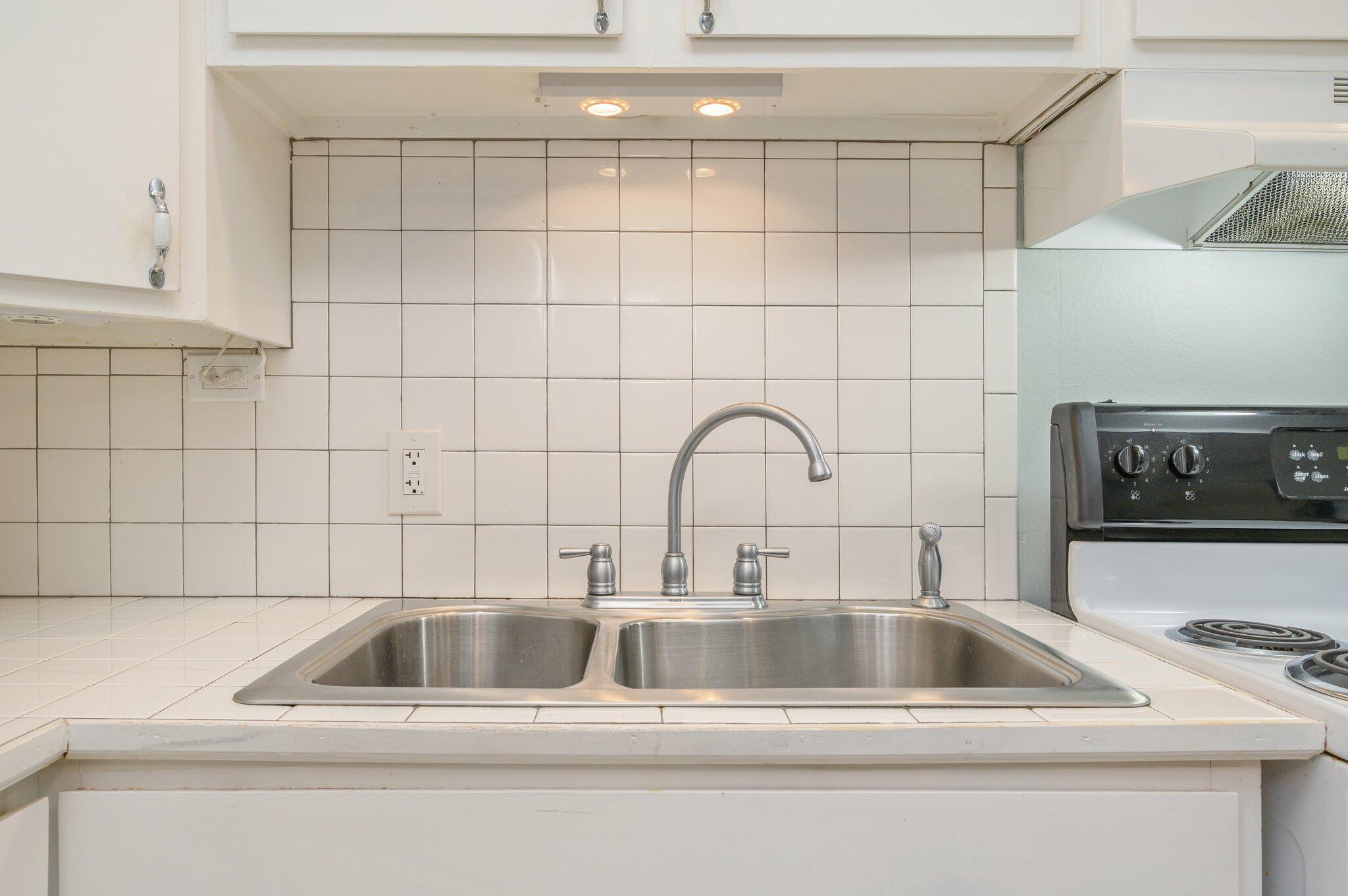 SMITH S/D LOT 1 BLK 1 - Residential