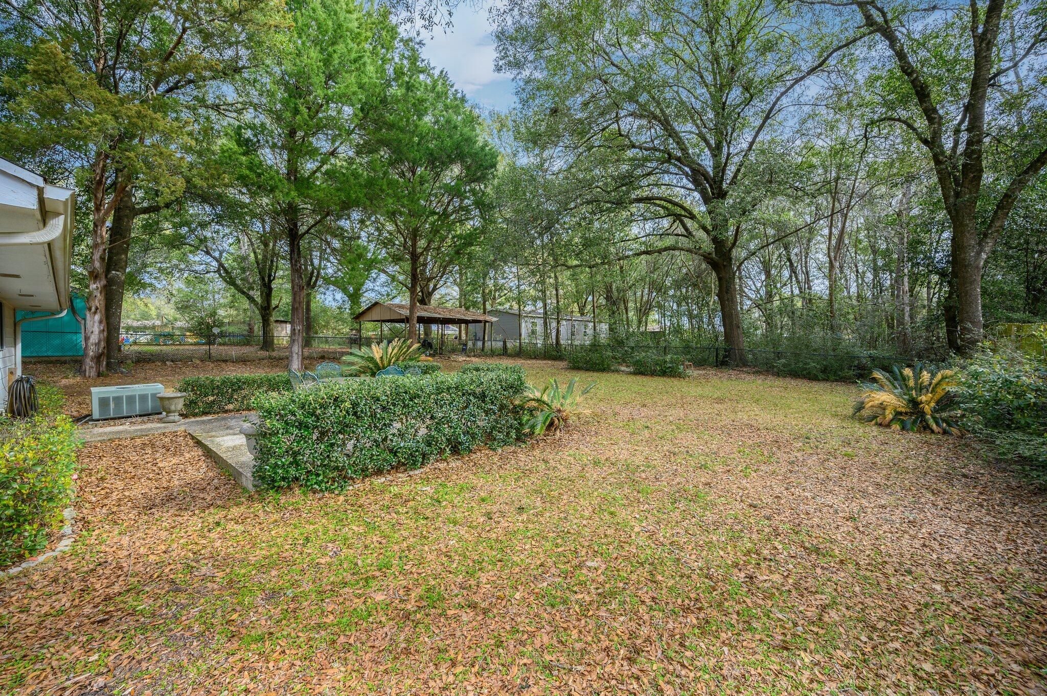 SMITH S/D LOT 1 BLK 1 - Residential